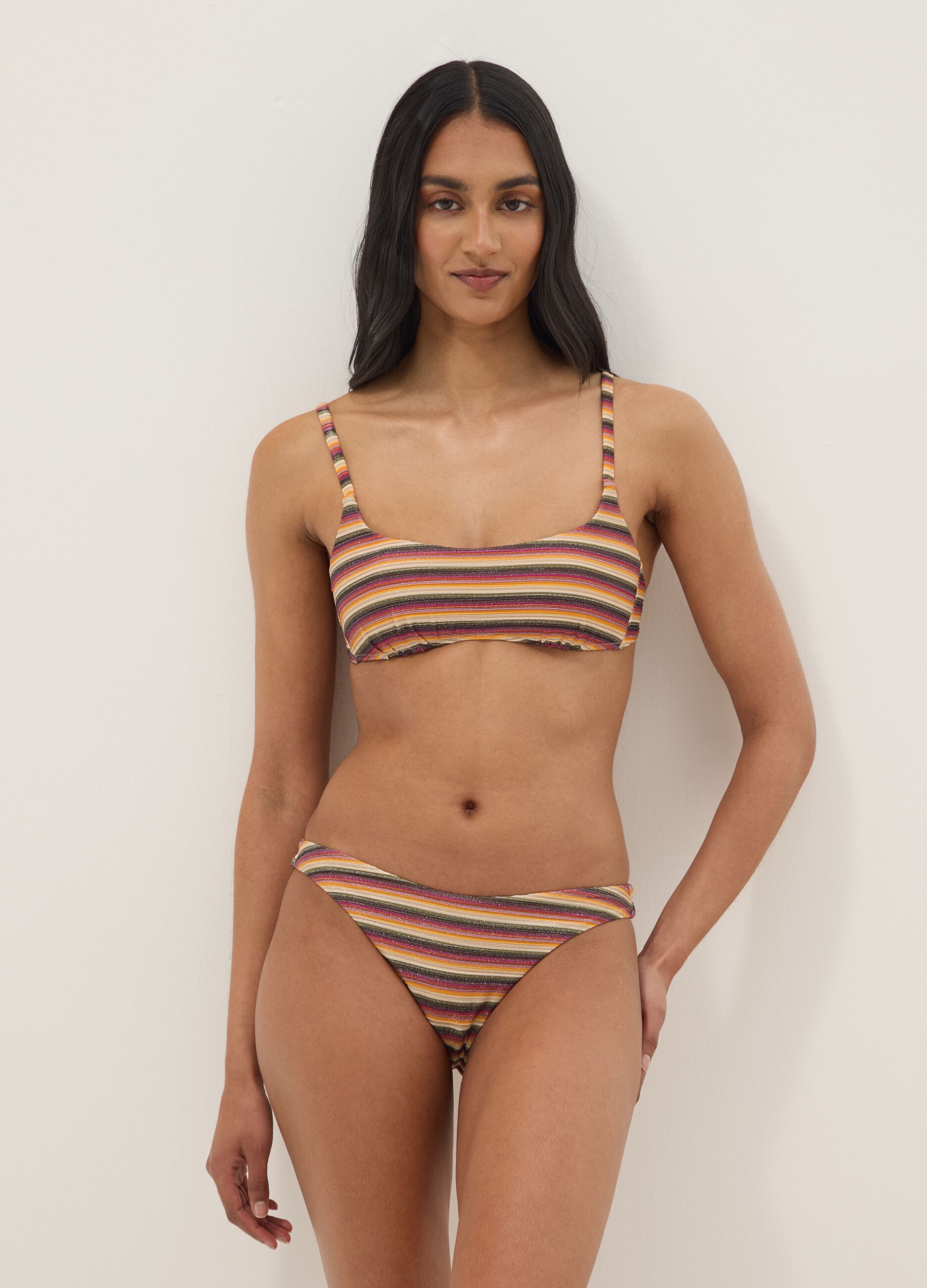 Stretch-Bikinihose mit bunten Streifen