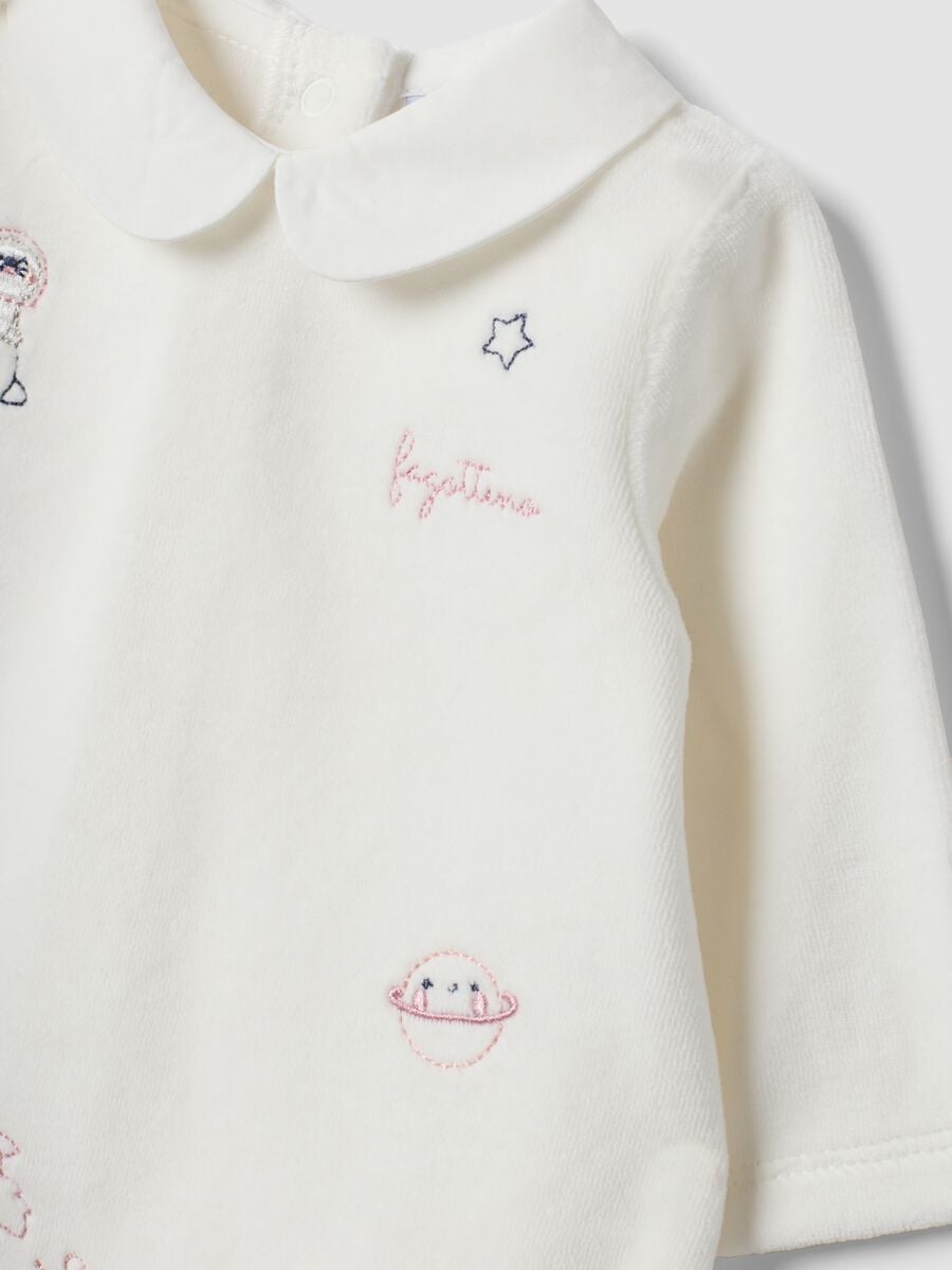 White organic cotton-blend sleepsuit with collar_2