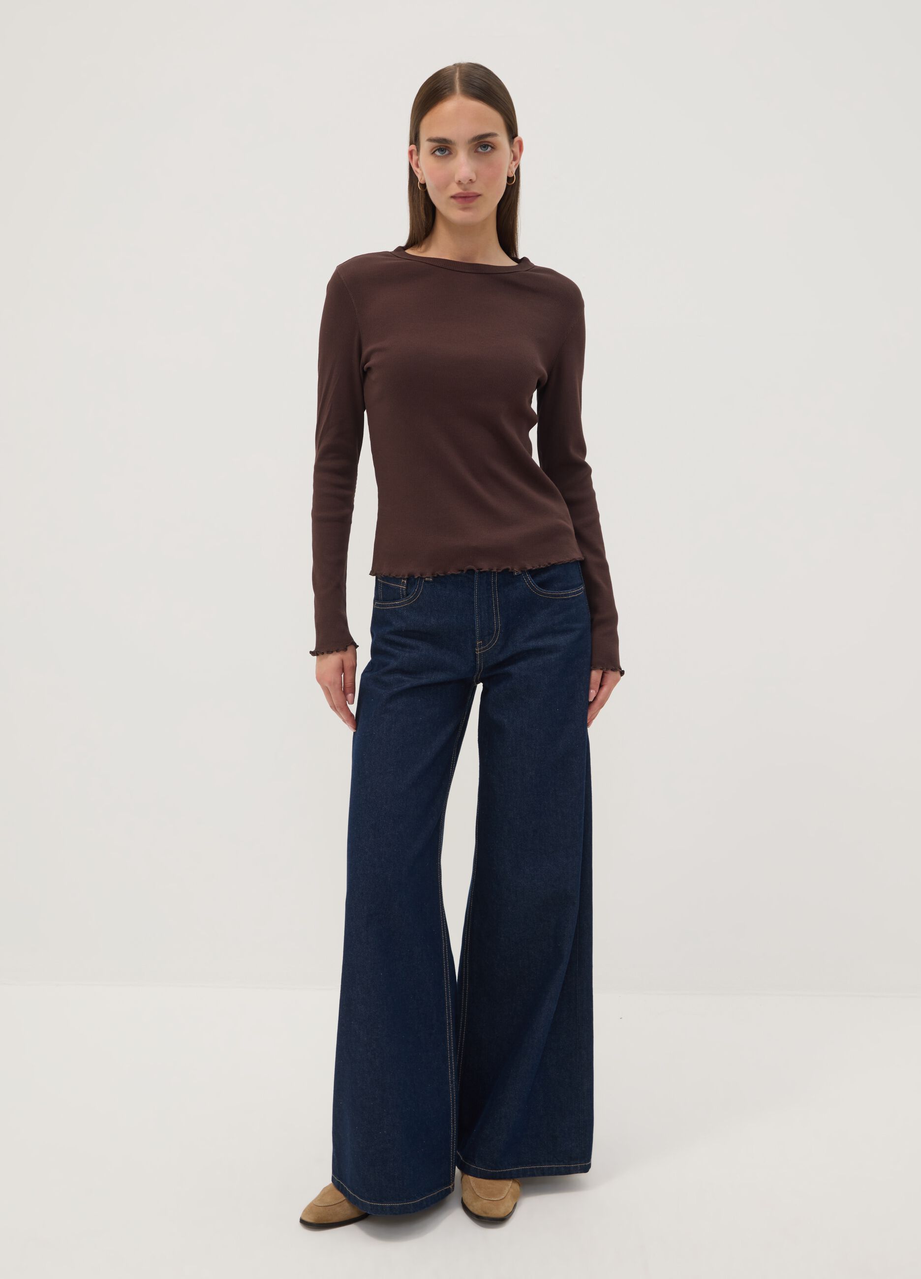 T-shirt marrone in puro cotone a maniche lunghe girocollo regular fit