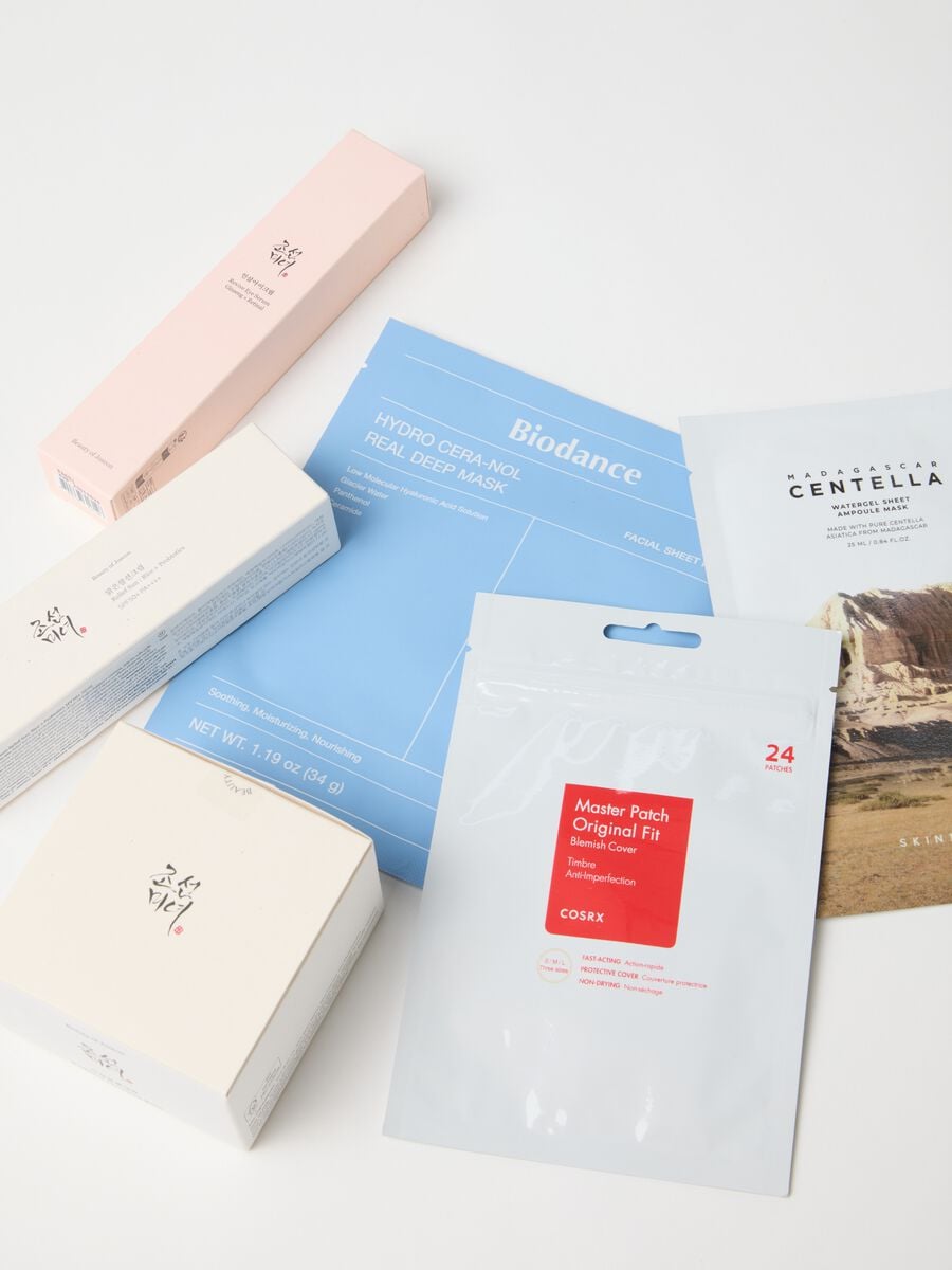 K-Beauty Box Too Hot to Miss 10 Korean Skincare Products - Actual Value: &euro;147_3