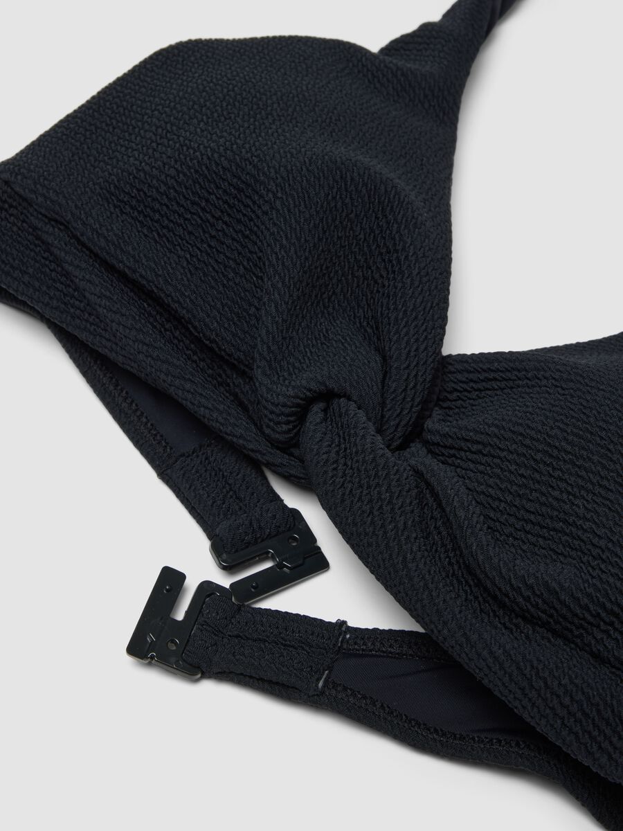 Schwarzes Bikini-Top mit Flechtdetail aus elastischem Stoff_5