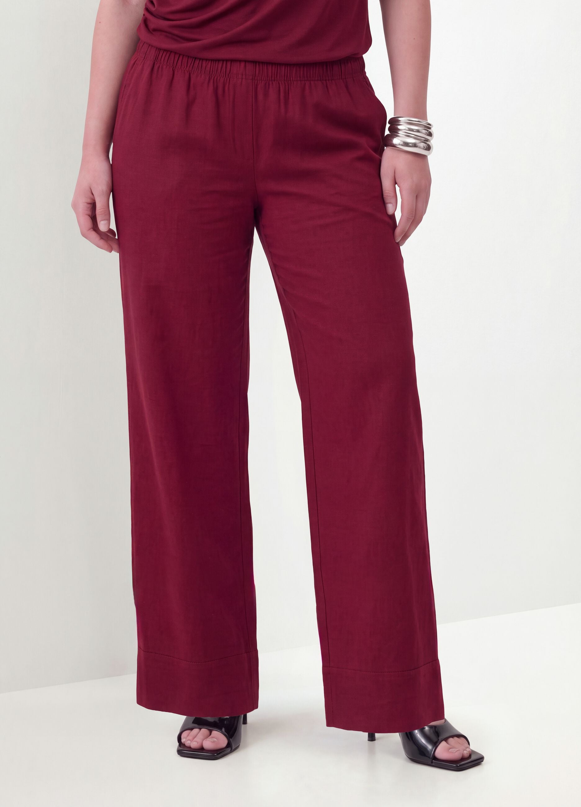 Red wide-leg trousers in viscose blend