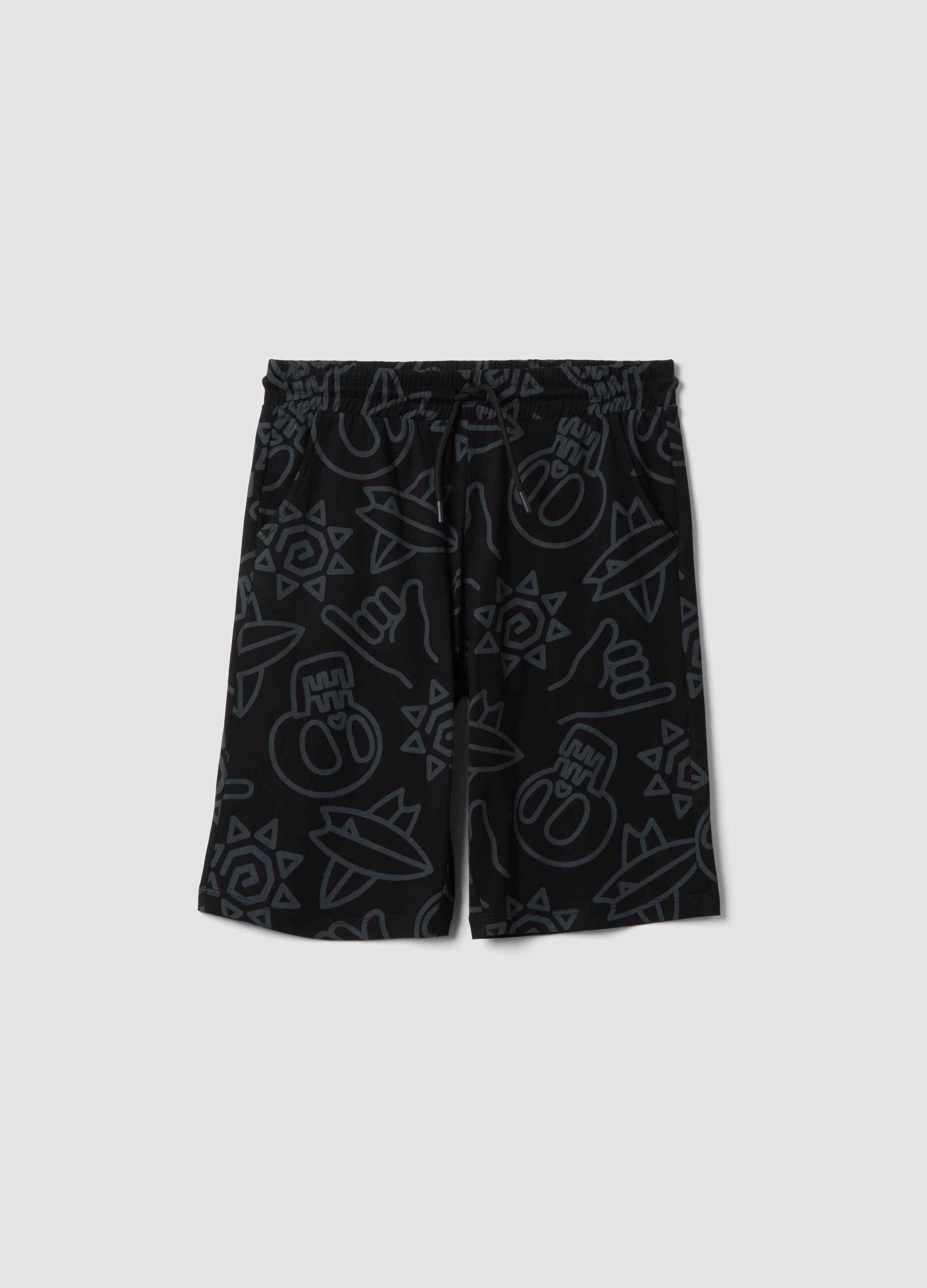 Cal&ccedil;&otilde;es pretos em algod&atilde;o puro com estampado all over para rapaz, corte regular