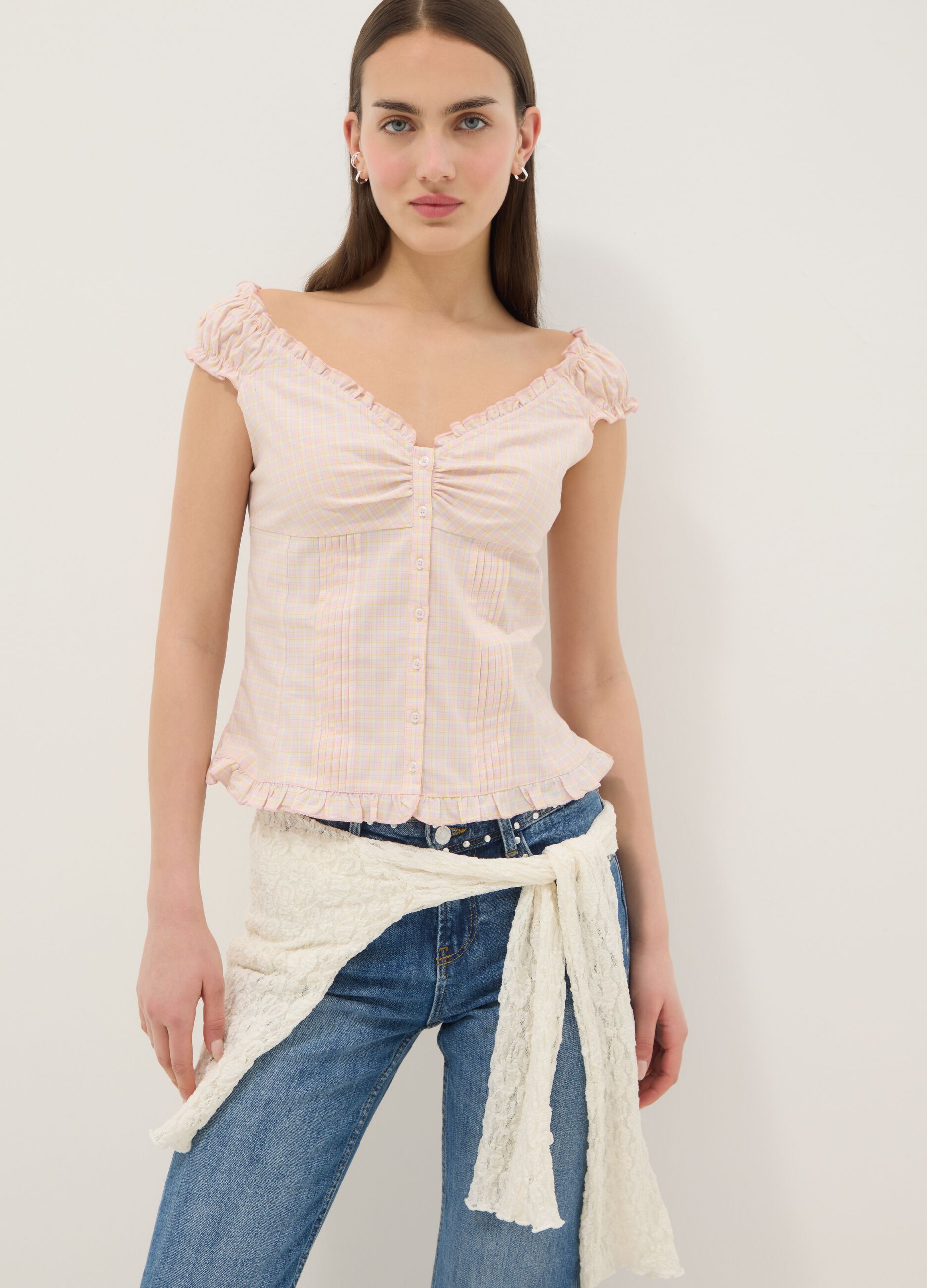Pink organic cotton blouse with buttons and ruffles