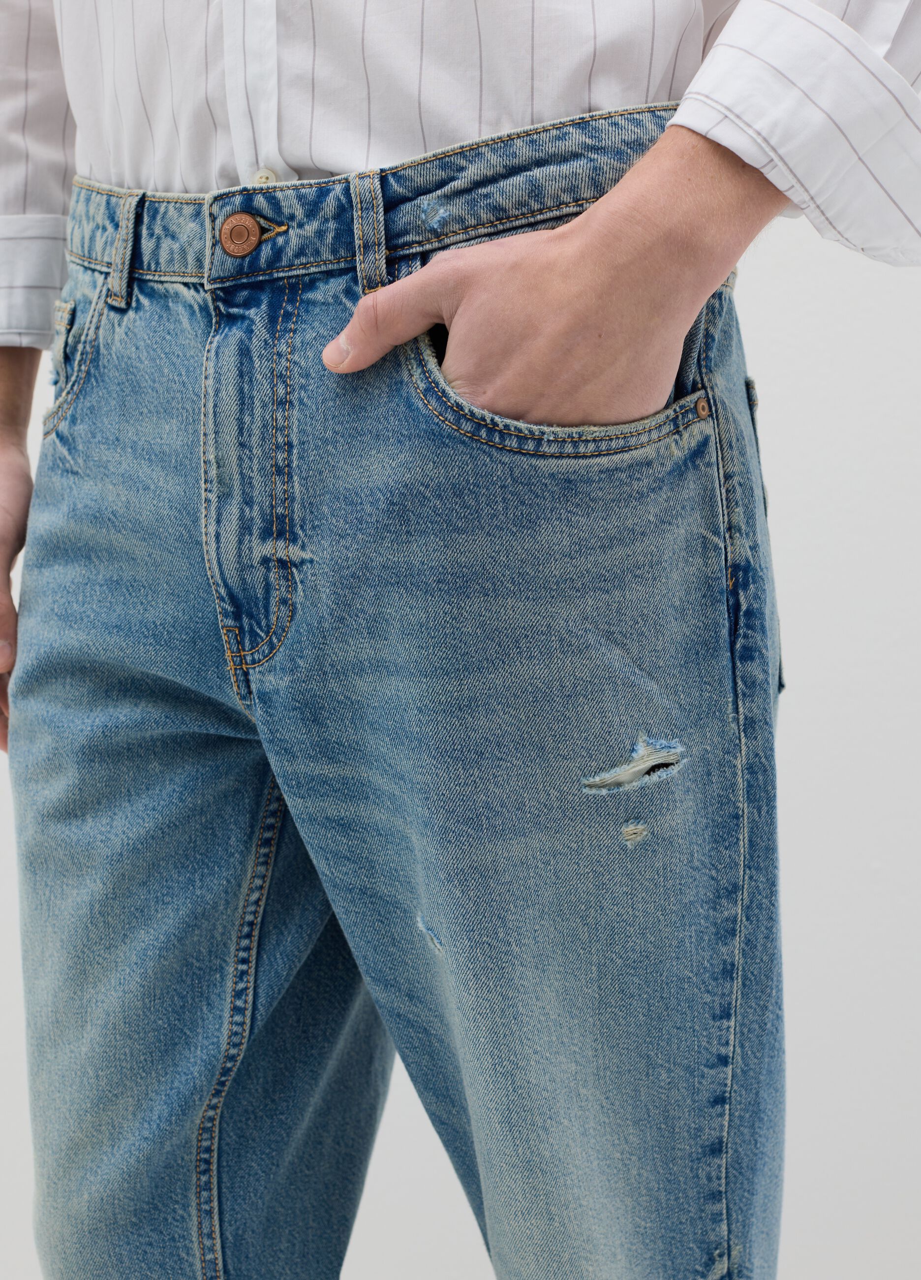 Slim-fit jeans with five pockets