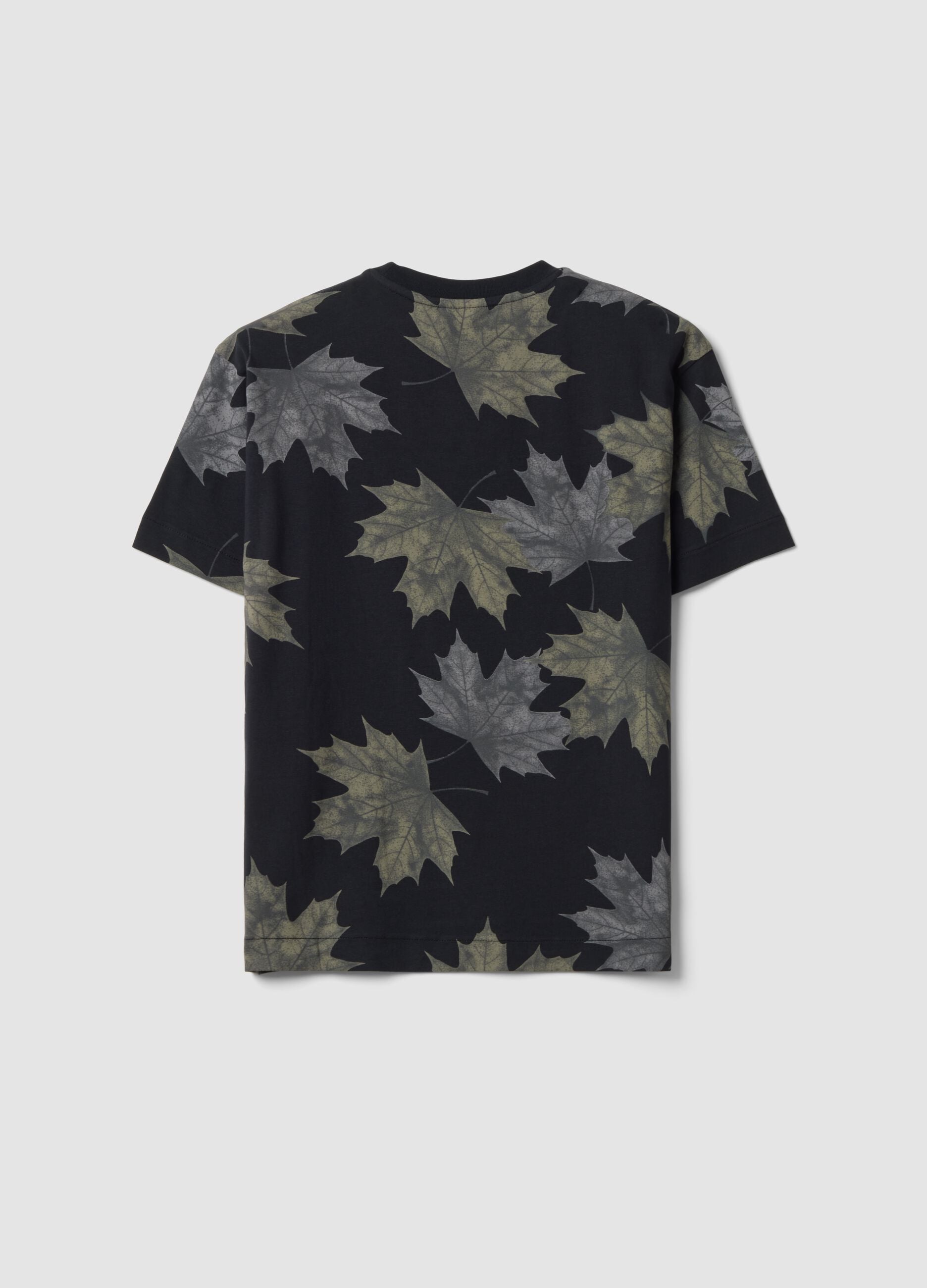 Black pure cotton T-shirt with &ldquo;Beauty of nature&rdquo; slogan for boys