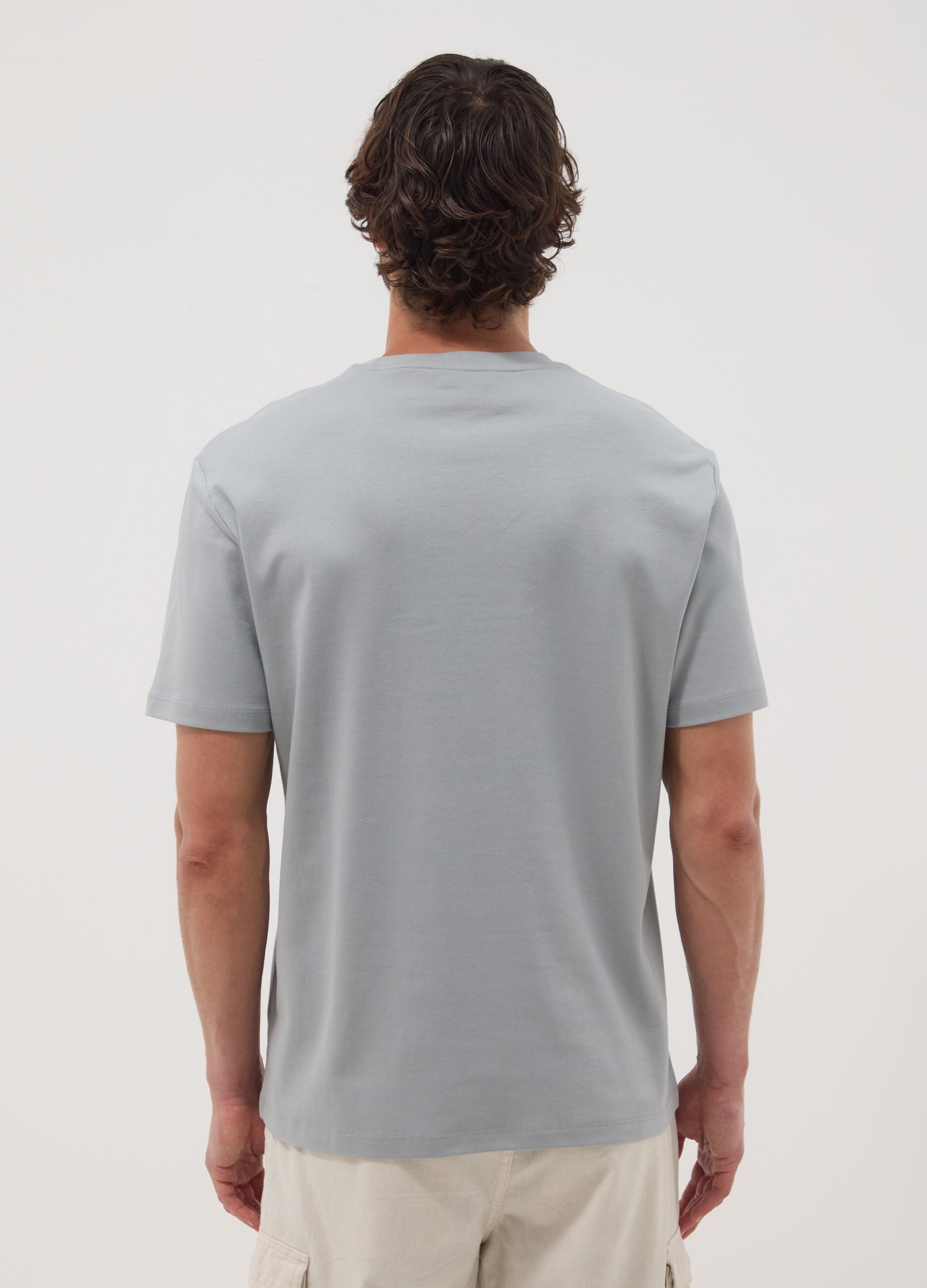 Hellblaues T-Shirt aus reiner Baumwolle