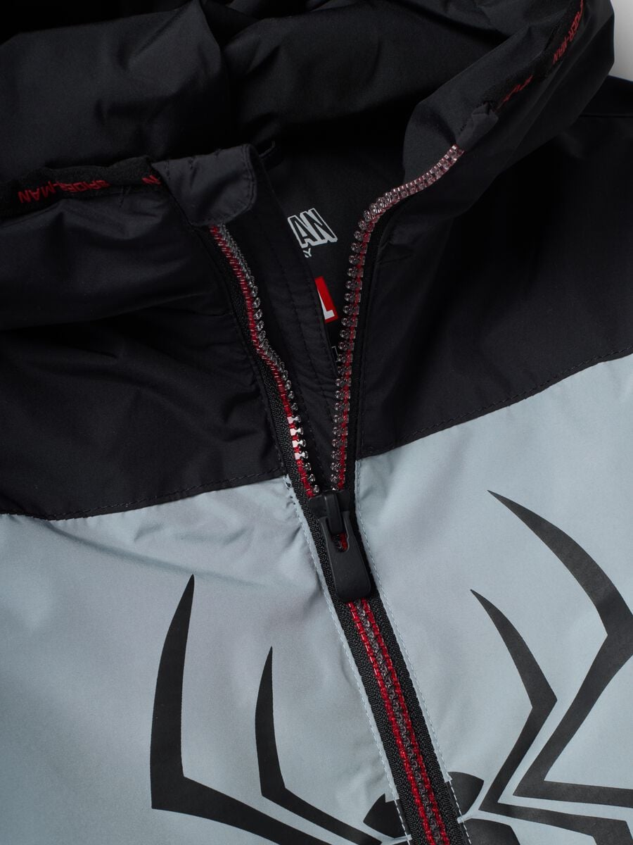 Graue Jungenjacke mit Kapuze und Spider-Man-Prints_3
