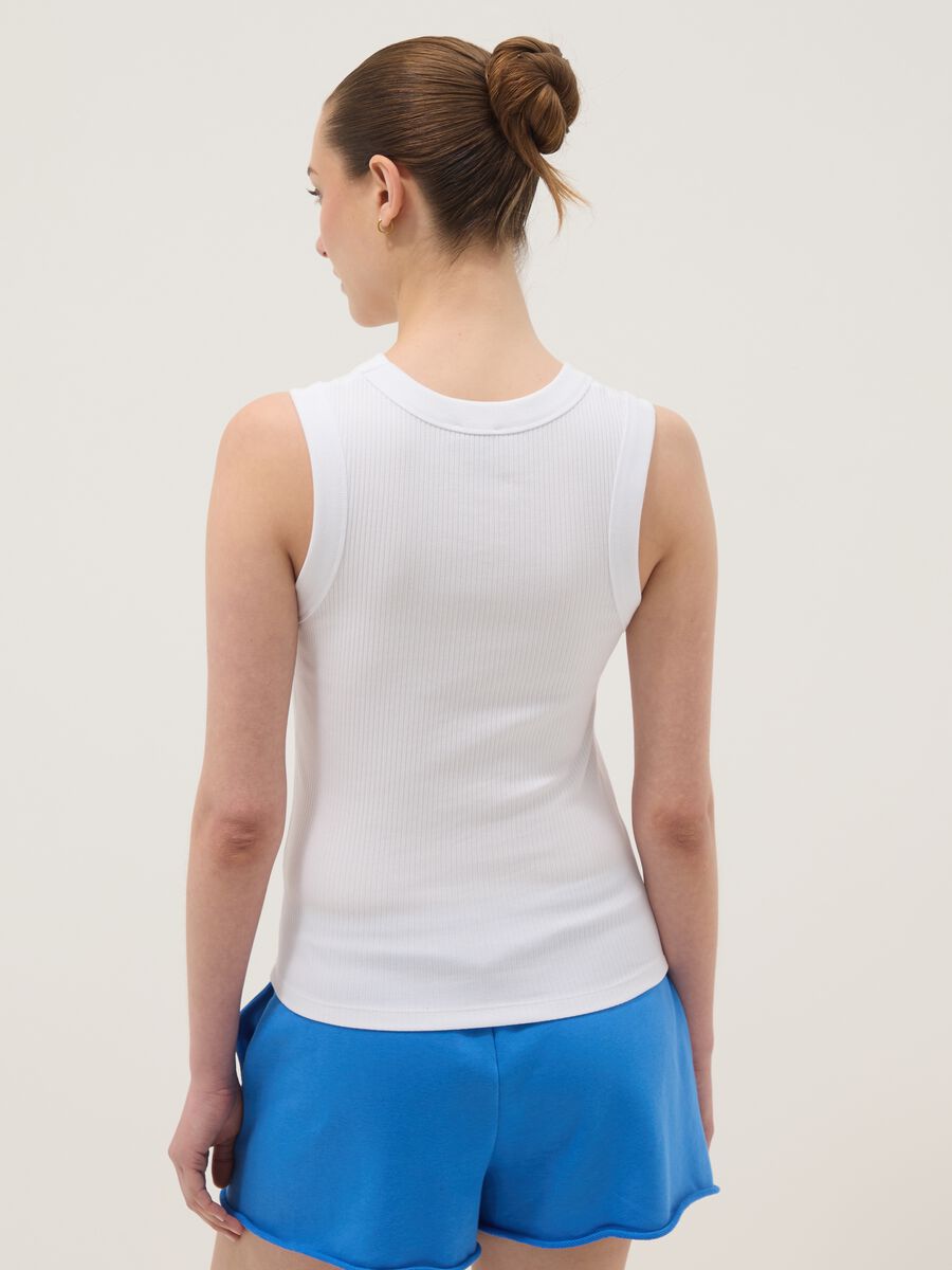 Wei&szlig;es, figurbetontes Tanktop aus gerippter Stretch-Baumwolle_4