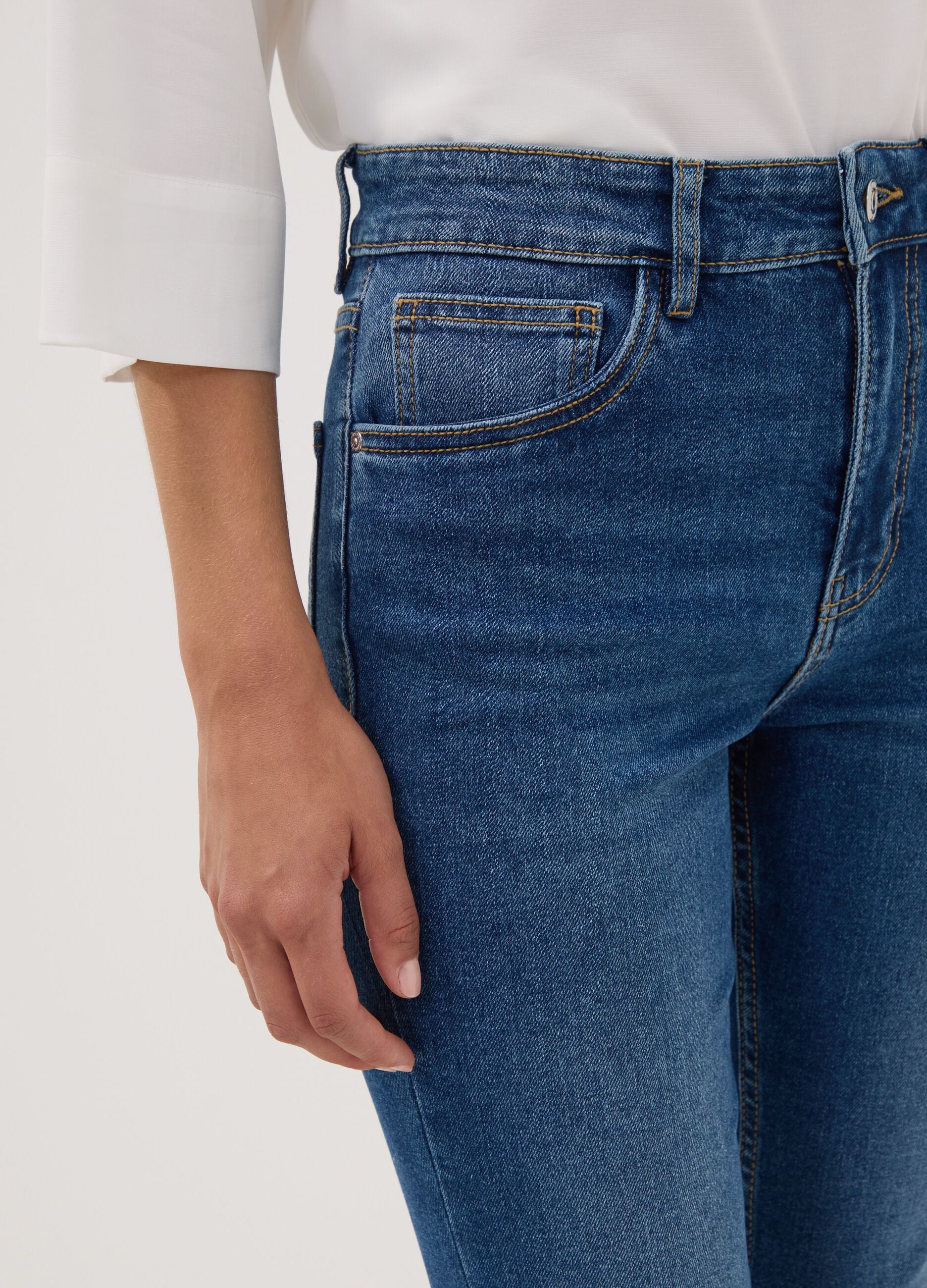 Blue cropped slim-fit denim jeans in stretch cotton and viscose