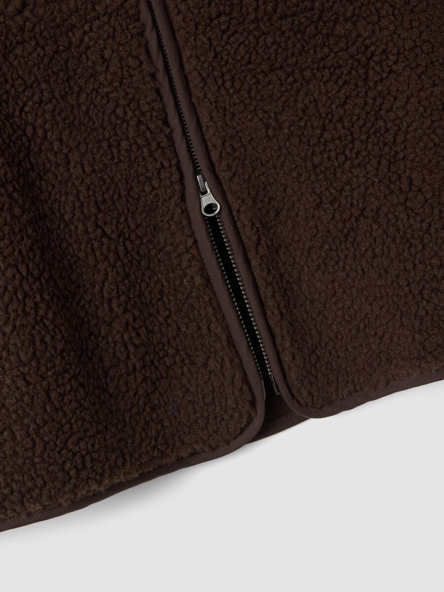 Colete castanho regular fit com efeito teddy_5