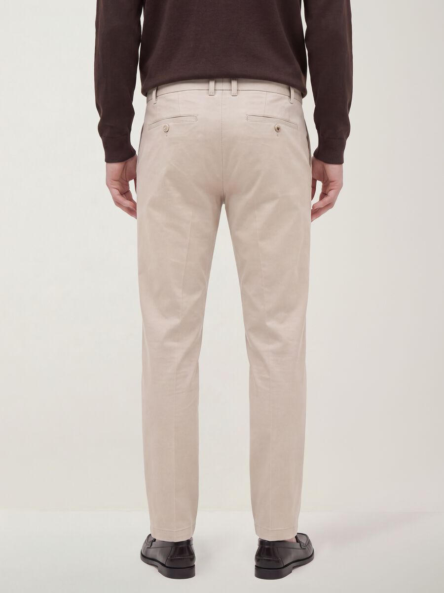 Grey slim-fit chino trousers in lyocell and stretch cotton_3