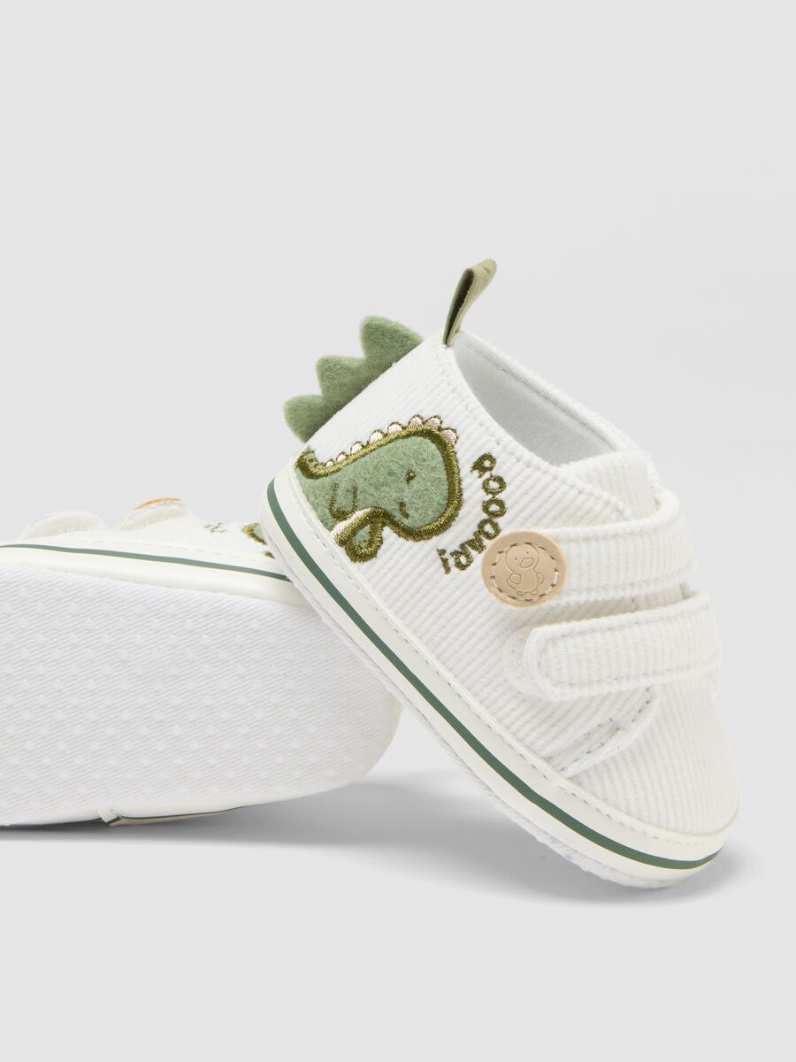 Scarpine bianche con dinosauro e chiusura a strappo_1