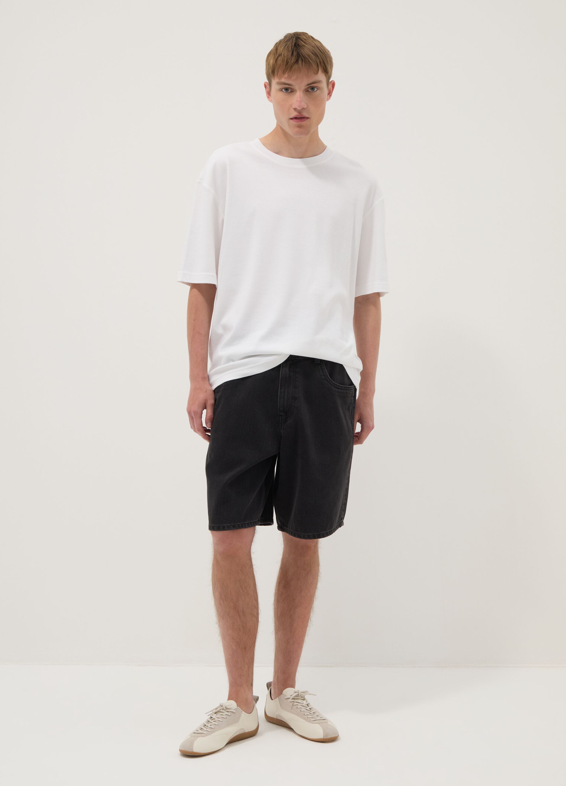 Bermudas vaqueras negras de mezcla de algod&oacute;n, corte baggy