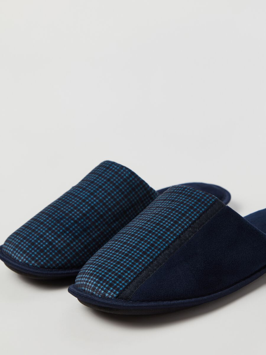 Slippers with houndstooth insert_1