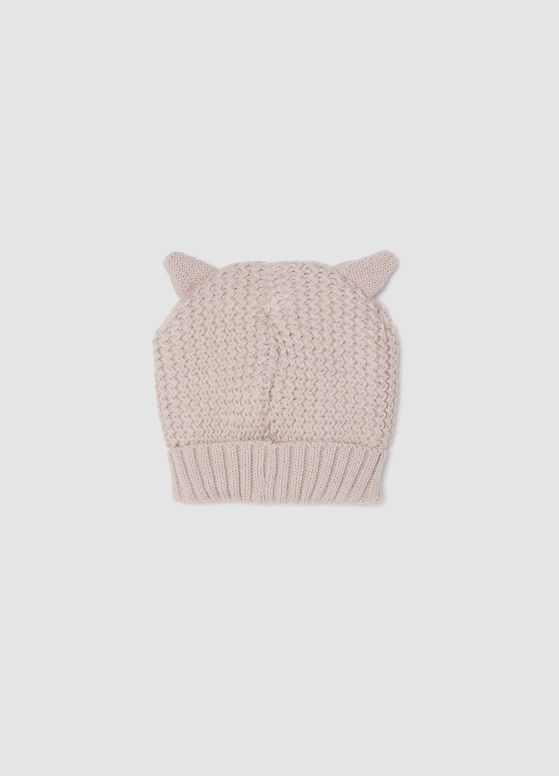Cappello viola in maglia con orecchie applicate