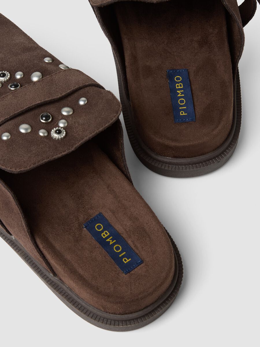 Braune Clogs aus Echtleder mit Schnalle und Nieten_2