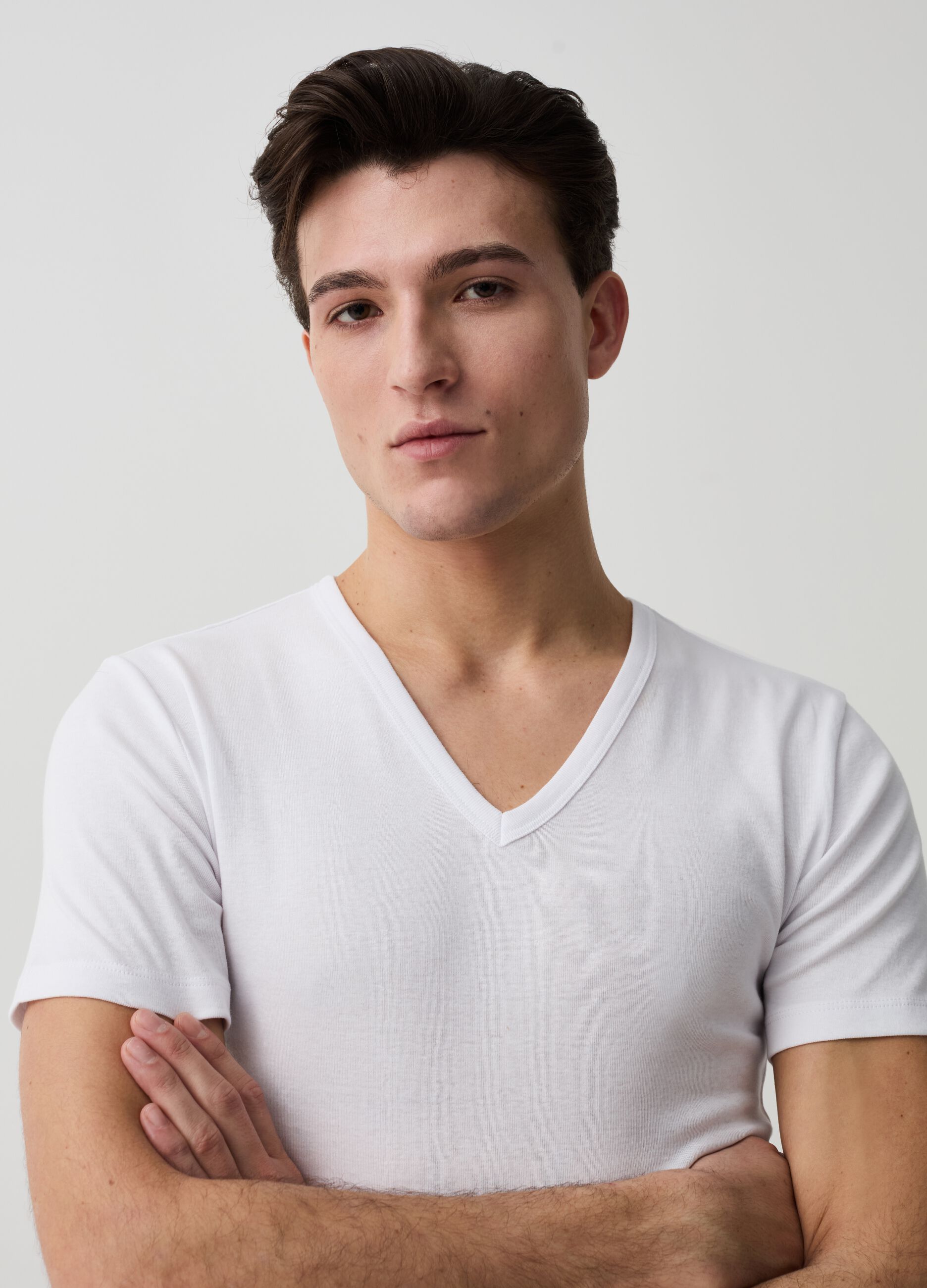 Two-pack undershirts in organic cotton with V neck