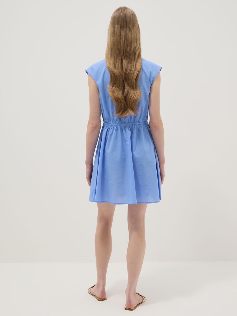 Light blue pure cotton regular-fit dress with V-neck and tie fastening_2