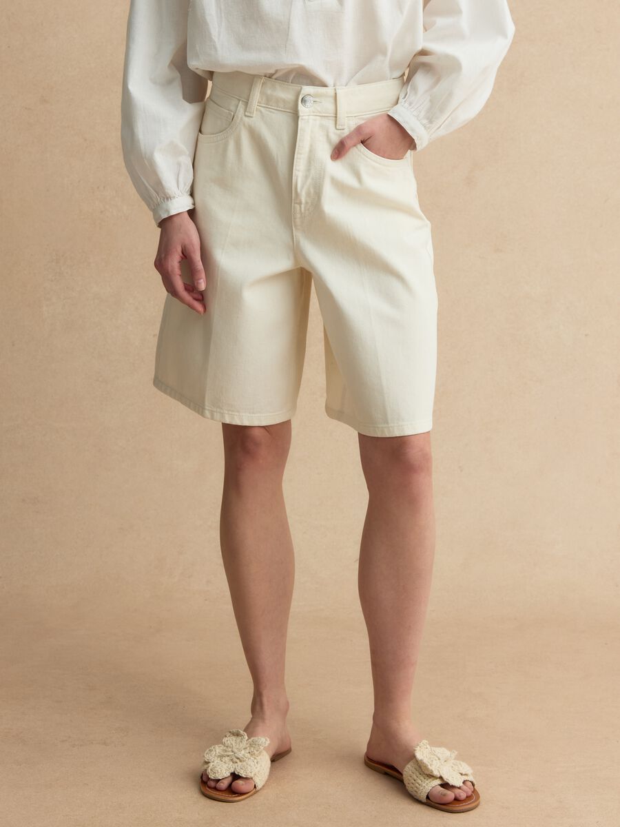 Wei&szlig;e Baumwolle-Denim-Shorts mit weitem Bein_1