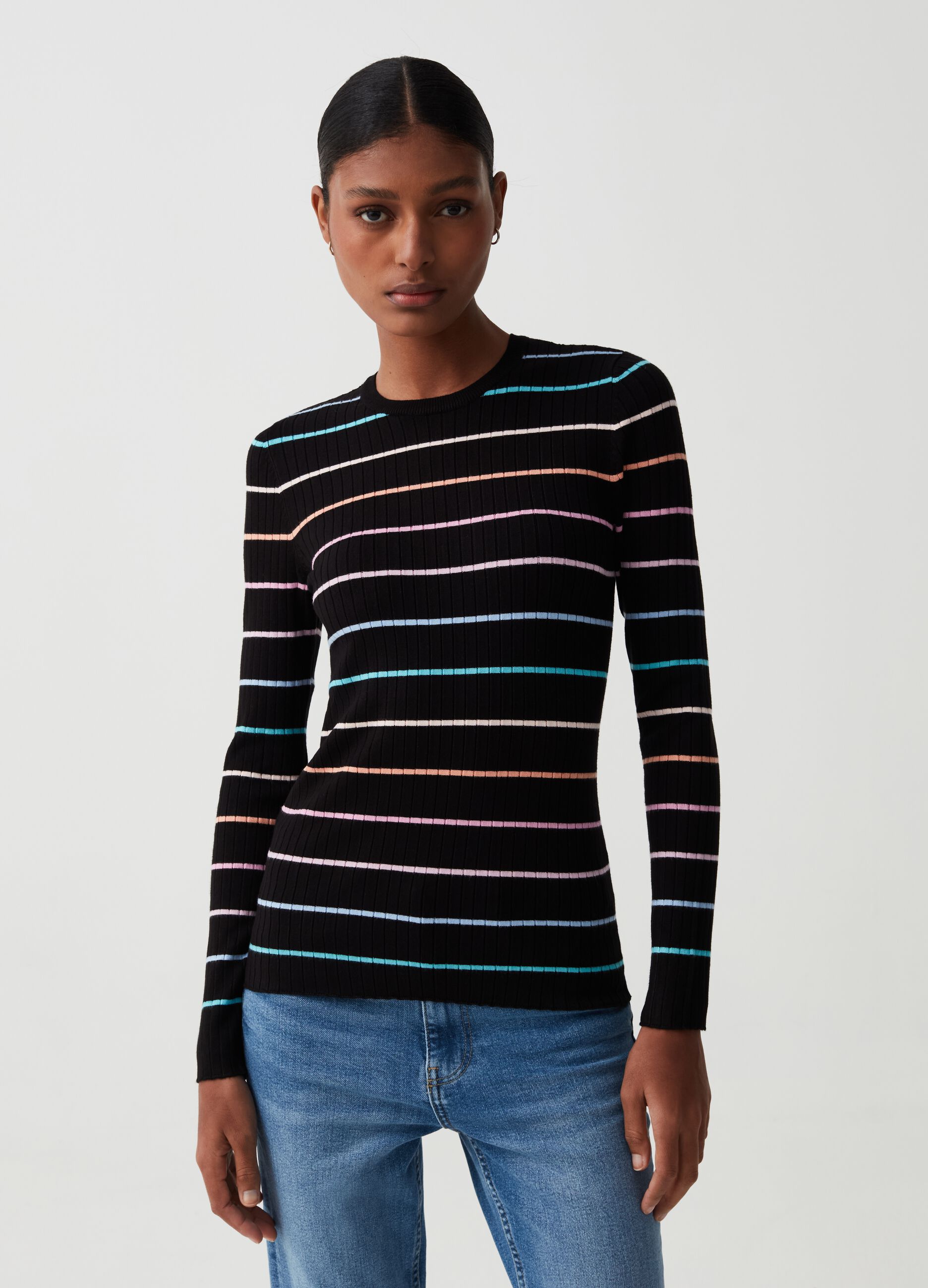 Flat ribbed top with striped pattern