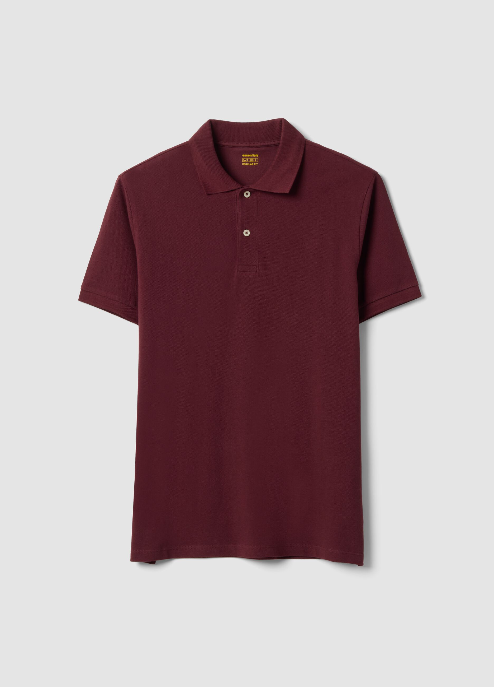 Polo rojo de piqu&eacute; 100% algod&oacute;n con cuello cl&aacute;sico, corte regular