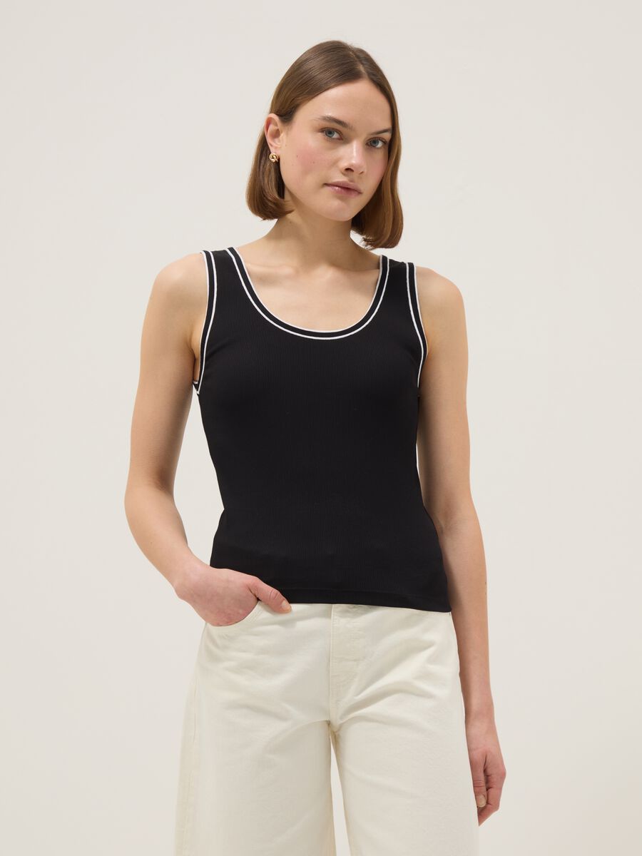 Schwarzes Regular Fit Tanktop aus Stretch-Baumwolle mit Saum_1