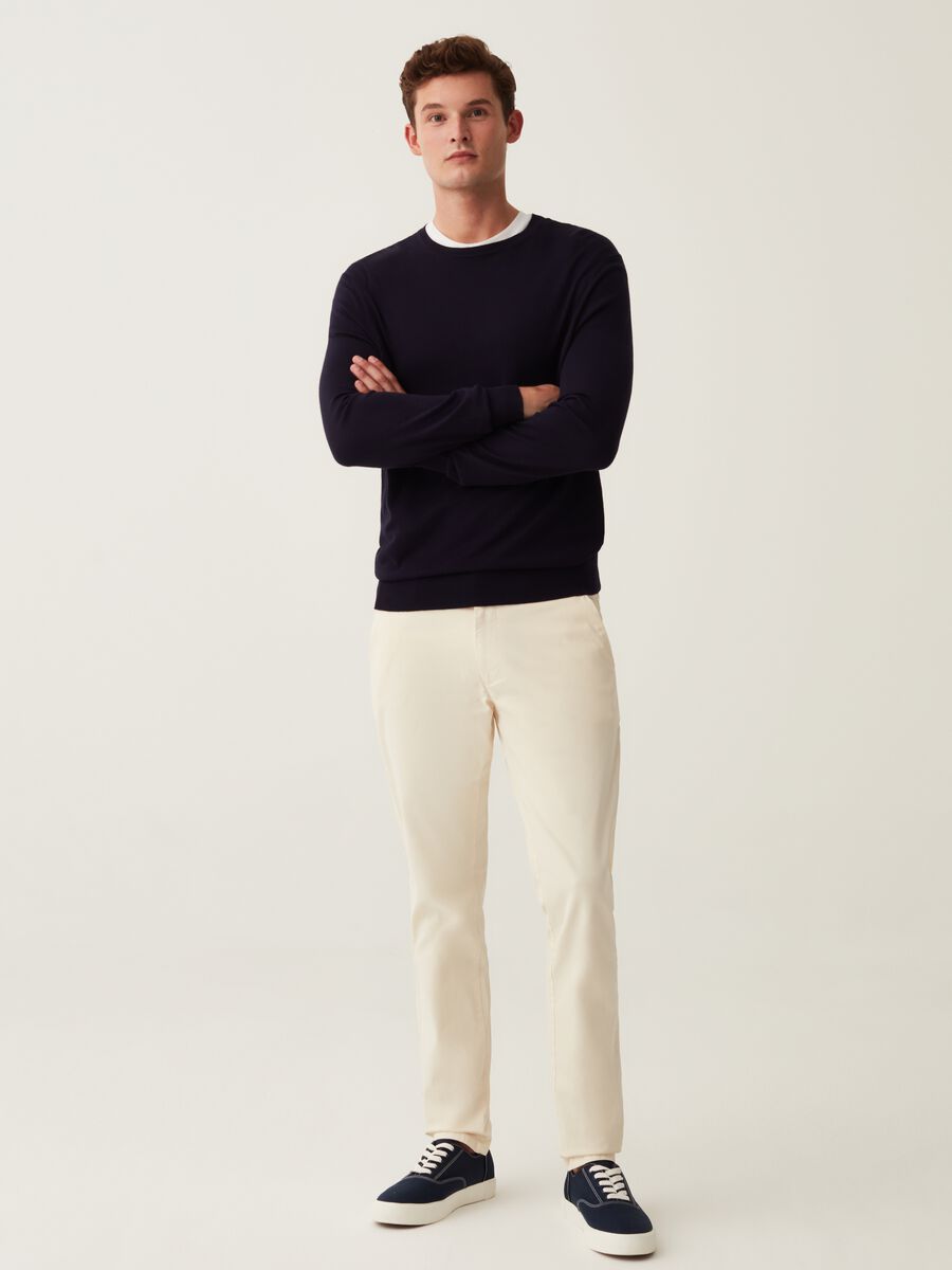 Solid colour stretch cotton chino trousers_2