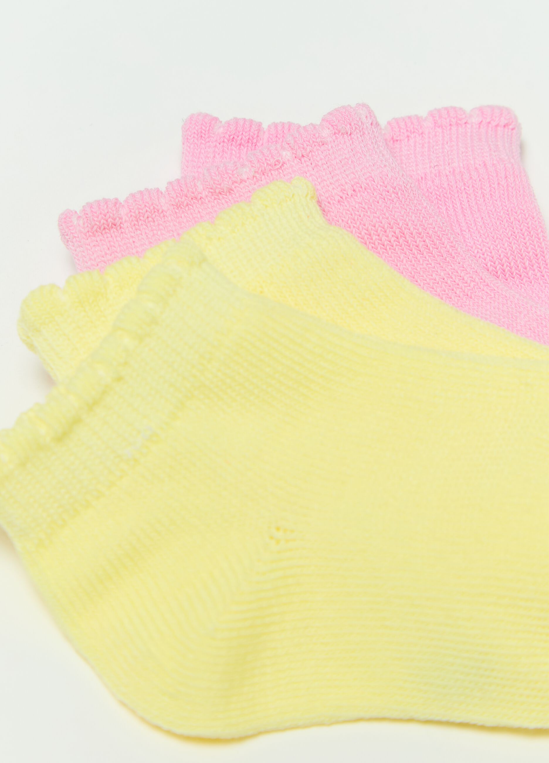 Three-pack solid colour and striped short socks