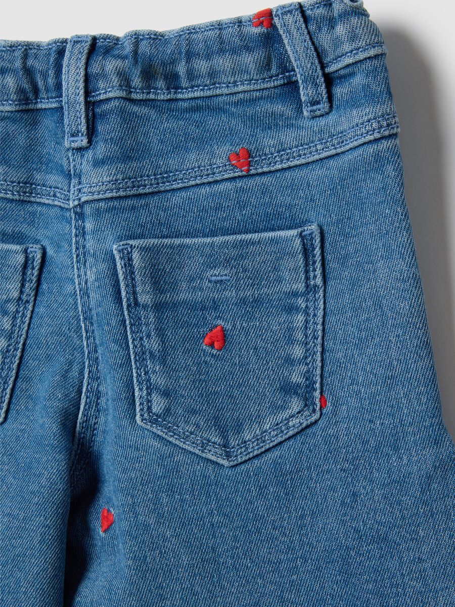 Stretch cotton denim regular fit trousers with embroidery for girls_3