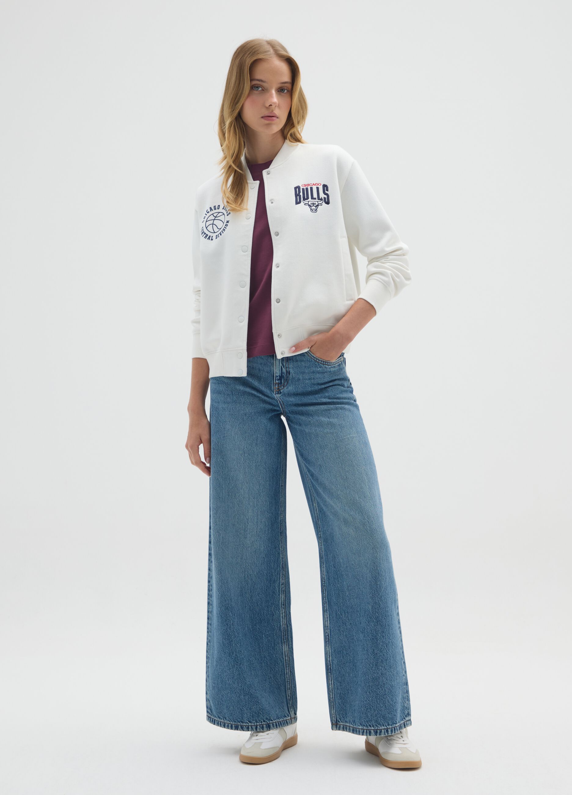 Oversize-wei&szlig;er Baumwollmix-Pullover mit Chicago Bulls-Druck