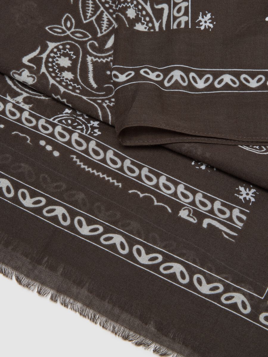 Brauner Schal aus reiner Baumwolle mit Paisley-Muster_2