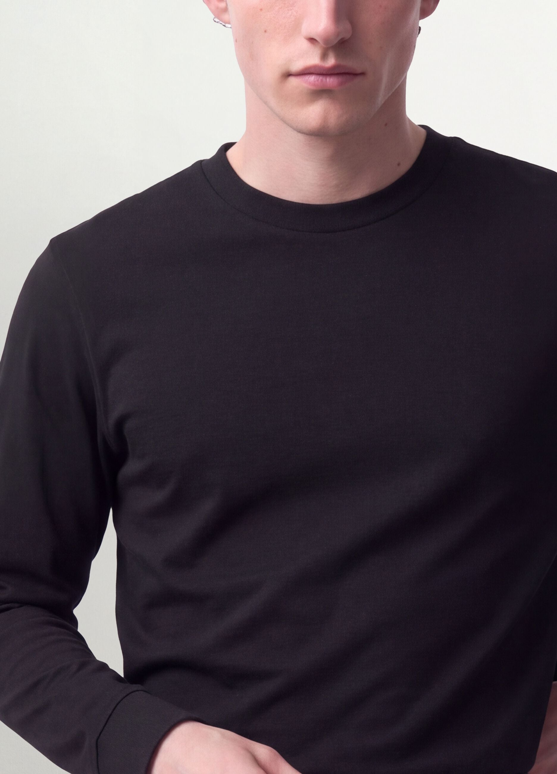 Black pure cotton long-sleeve crew-neck T-shirt, regular fit