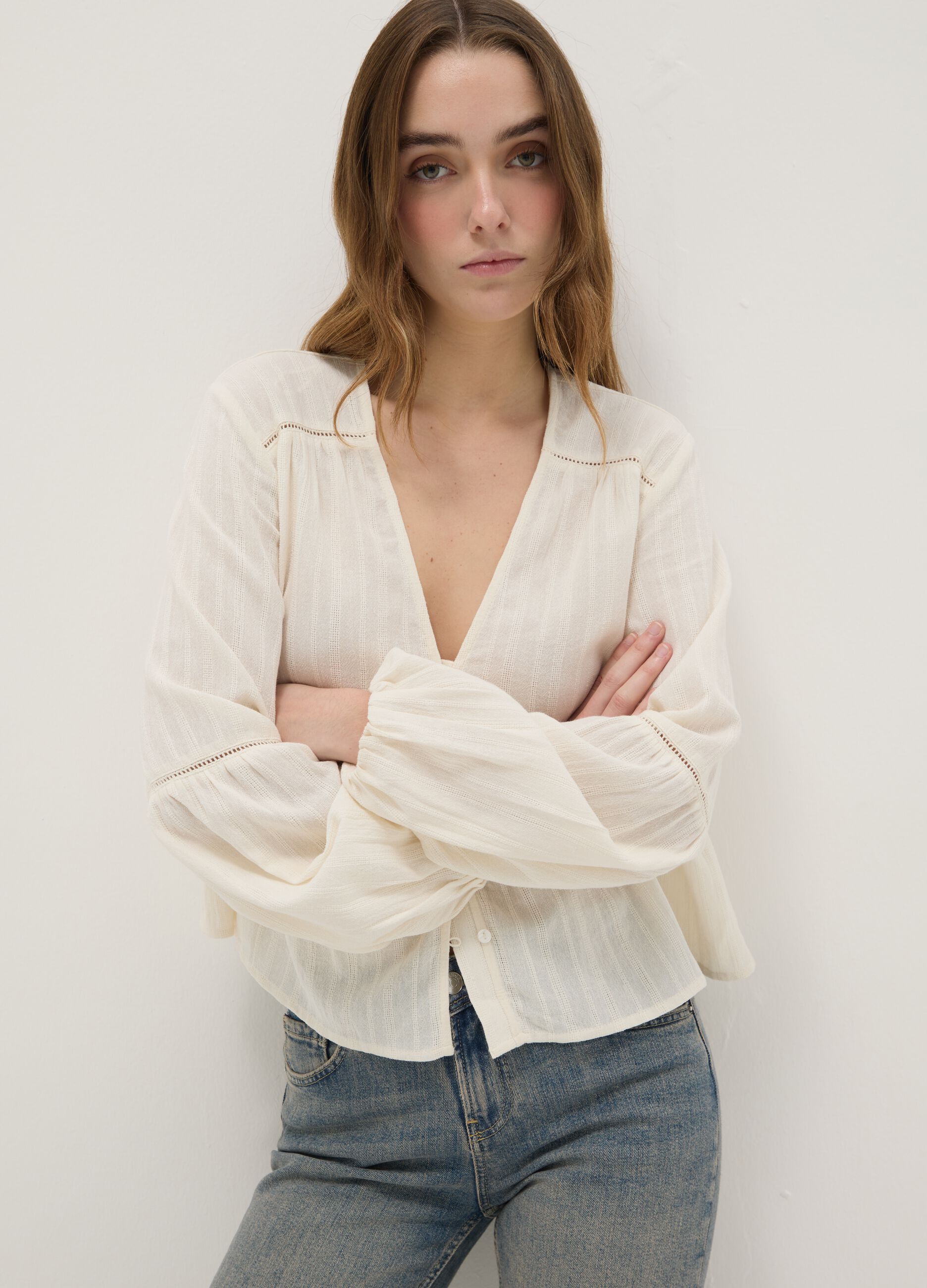 Wei&szlig;e Bluse aus reinem Baumwollstoff mit gestreiftem Regular Fit