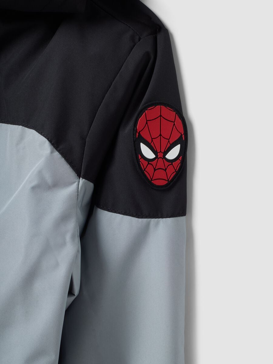 Graue Jungenjacke mit Kapuze und Spider-Man-Prints_2