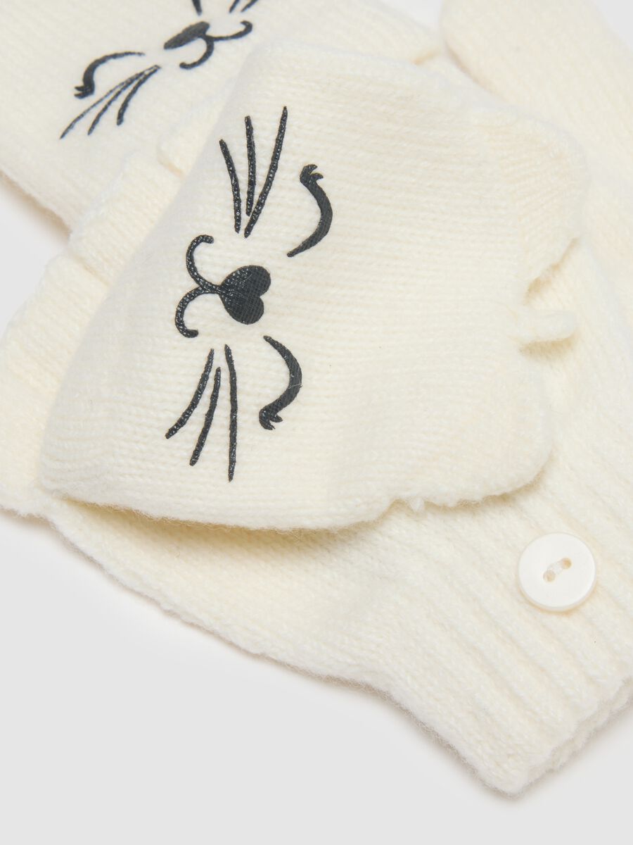 White girls' gloves with embroidery_2