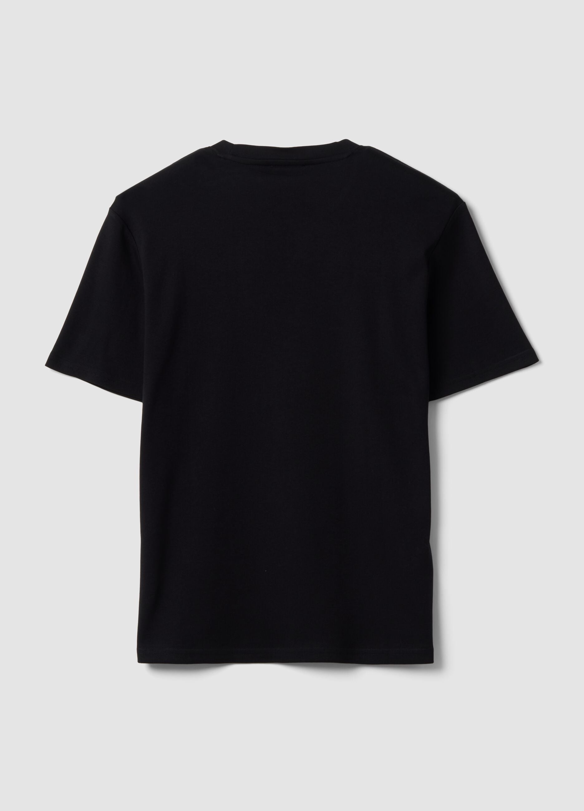 &Mu;&alpha;ύ&rho;&omicron; T-shirt &alpha;&pi;ό 100% &beta;&alpha;&mu;&beta;ά&kappa;&iota;, &kappa;&omicron;&nu;&tau;&omicron;&mu;ά&nu;&iota;&kappa;&omicron;, relaxed fit