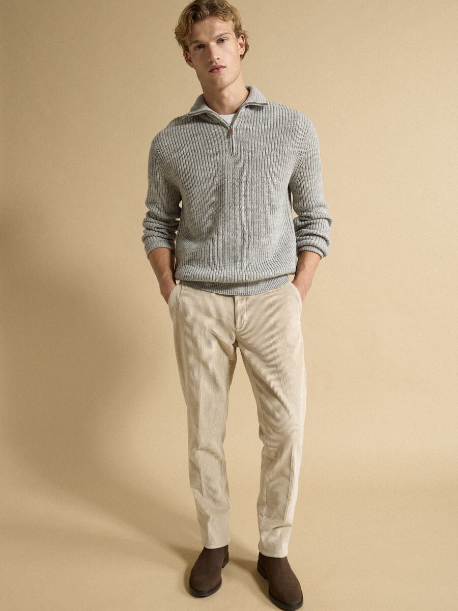 Light grey wool-blend jumper with collar, regular fit_2