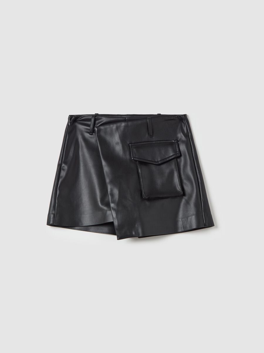 Glossy-effect skort with pockets_3