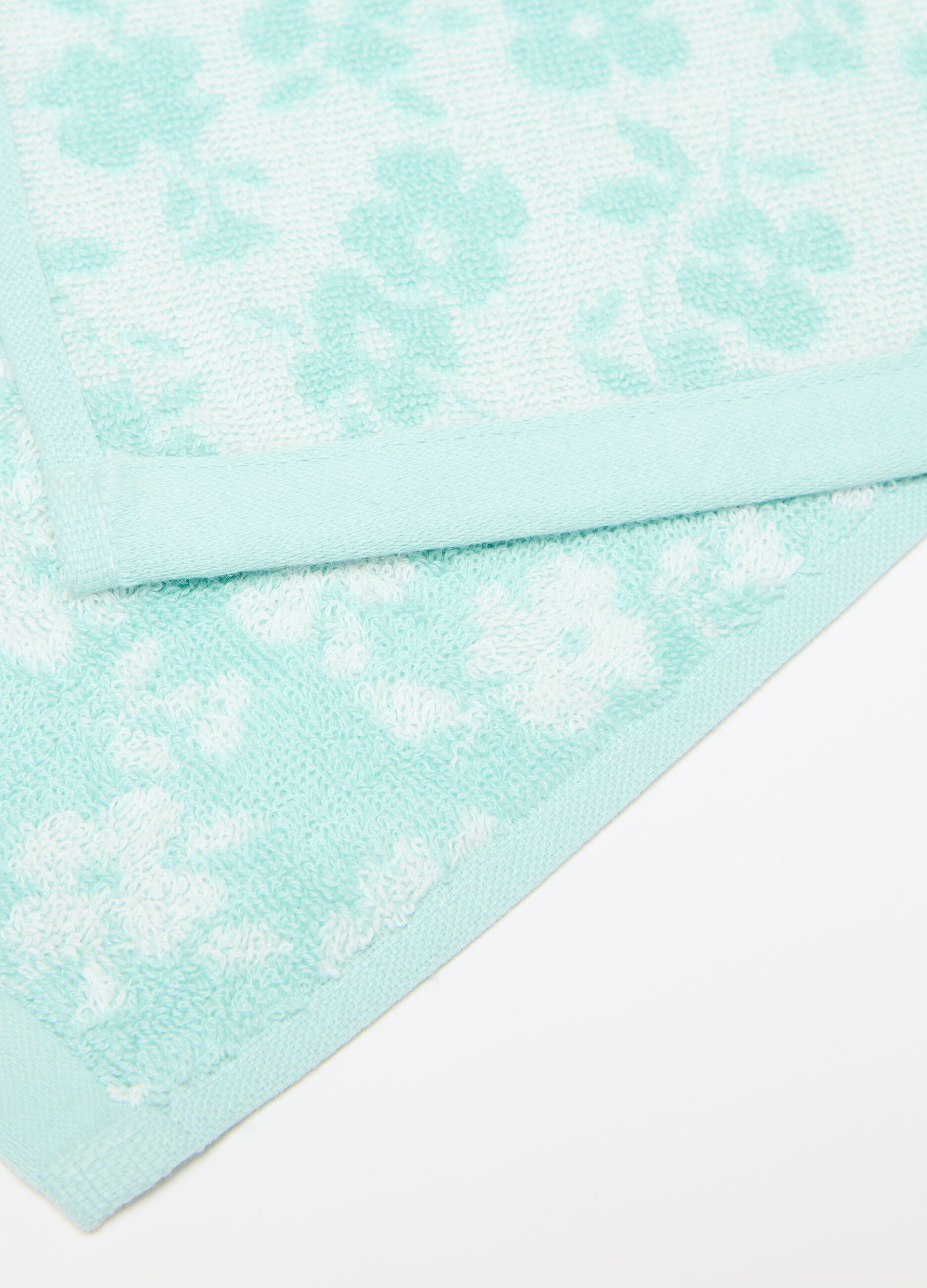 Guest towel with flowers pattern
