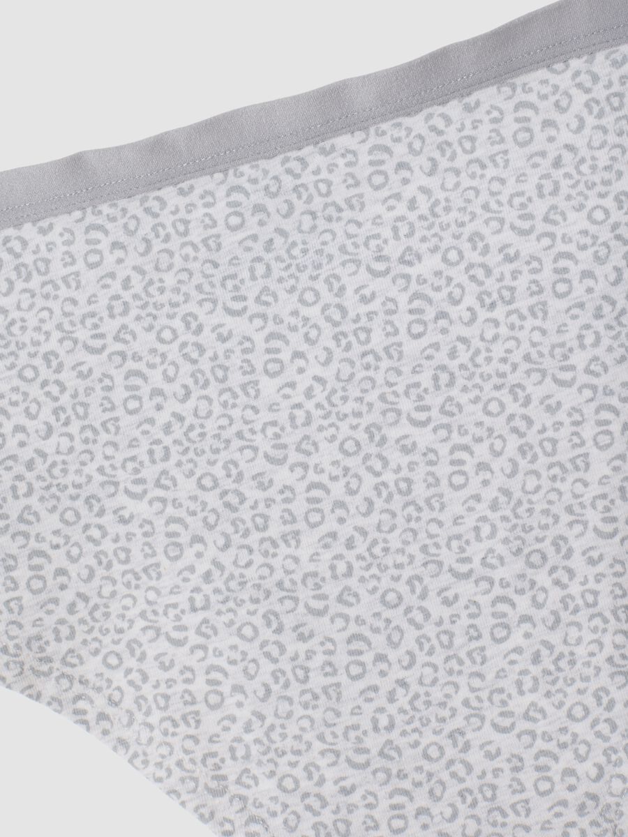 Three-pack of grey and black stretch organic cotton briefs_2