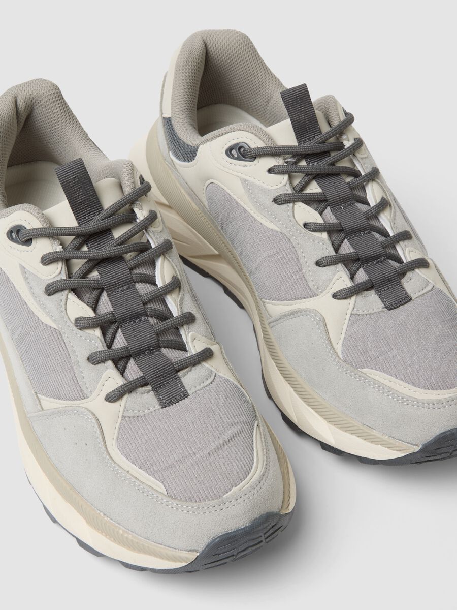 Grey casual lace-up trainers with running-style sole_2