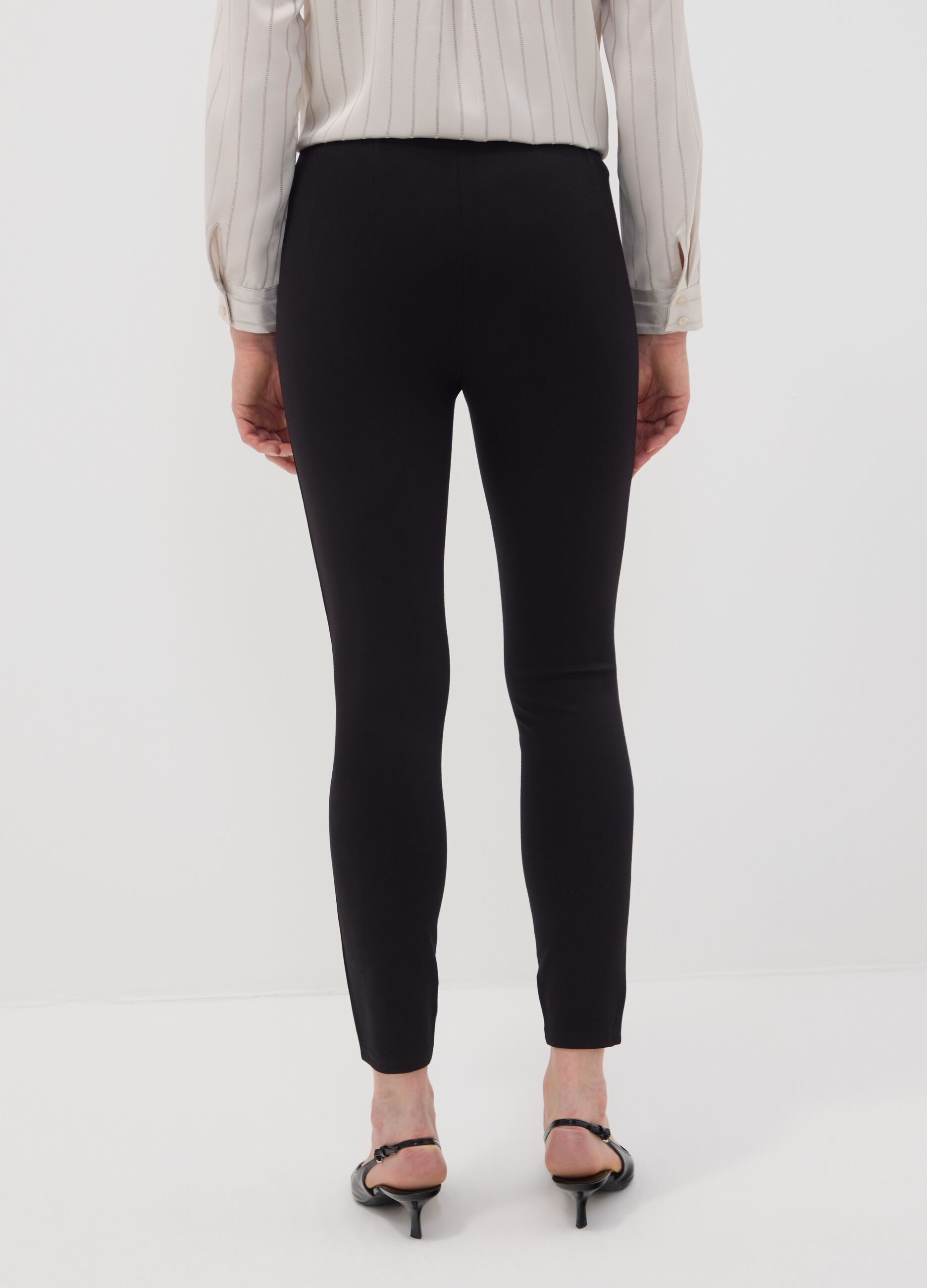 Leggings neri in punto Milano di viscosa elasticizzata slim fit