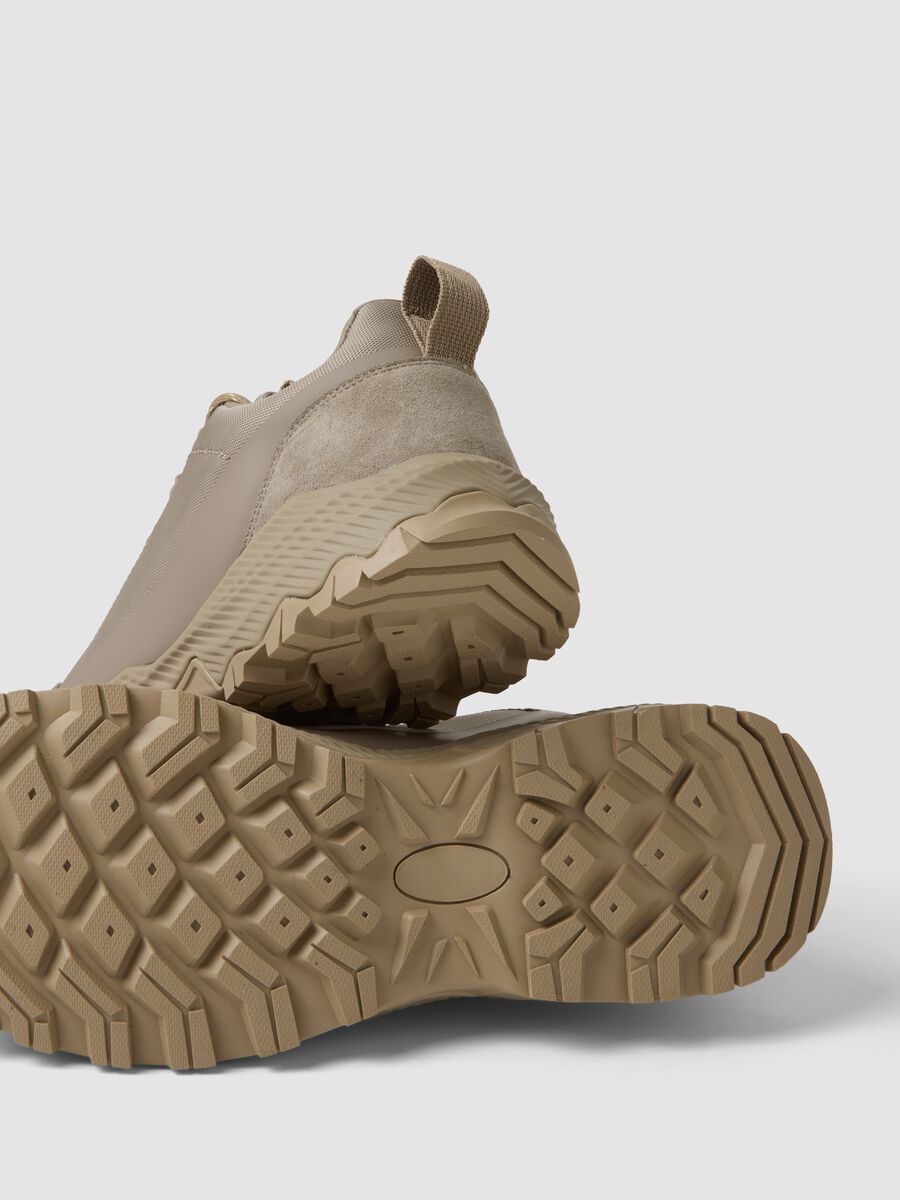 Sneakers beige basse con suola carrarmato_3