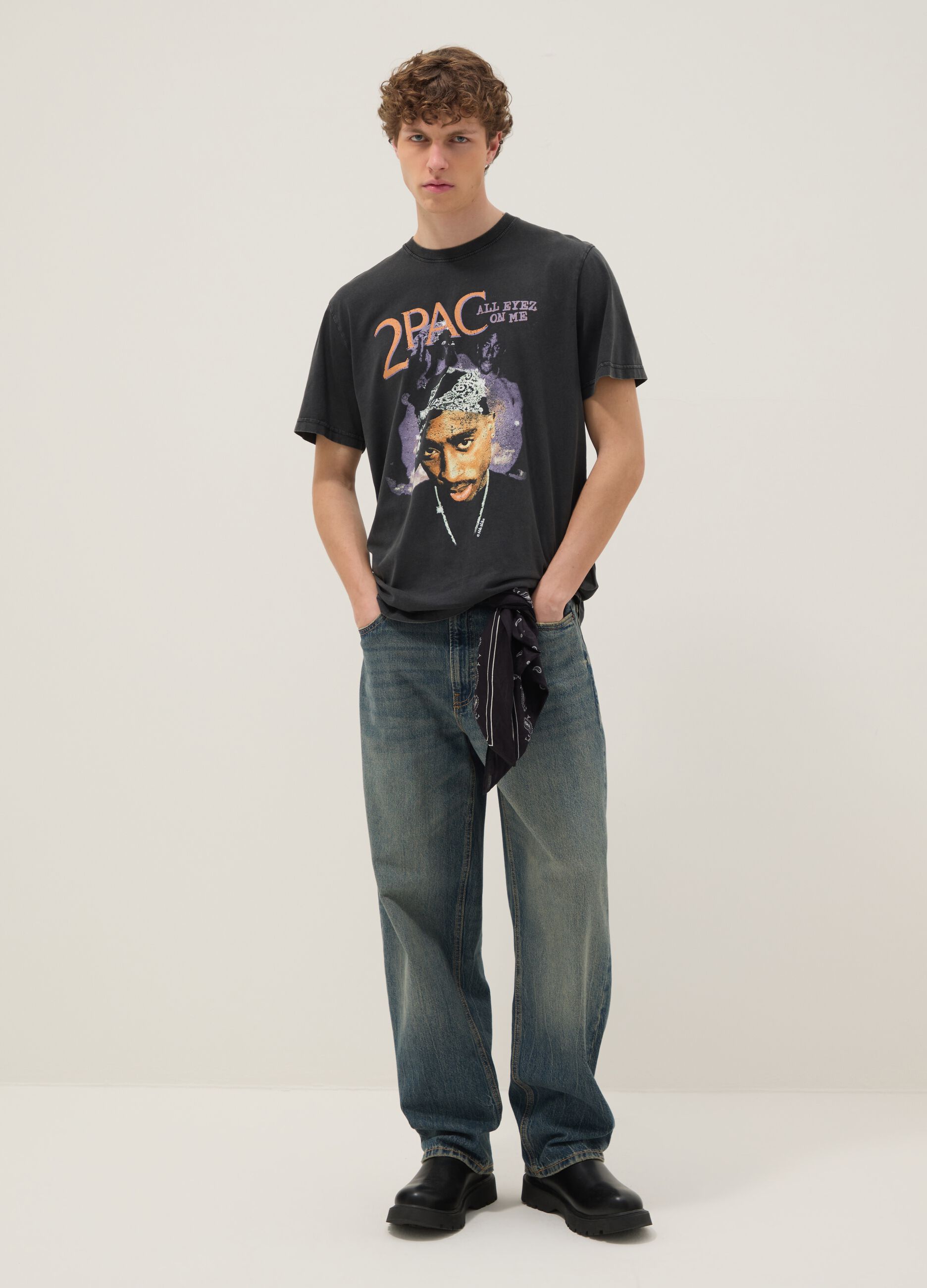Schwarzes T-Shirt aus reiner Baumwolle mit 2Pac-Print, Relaxed Fit