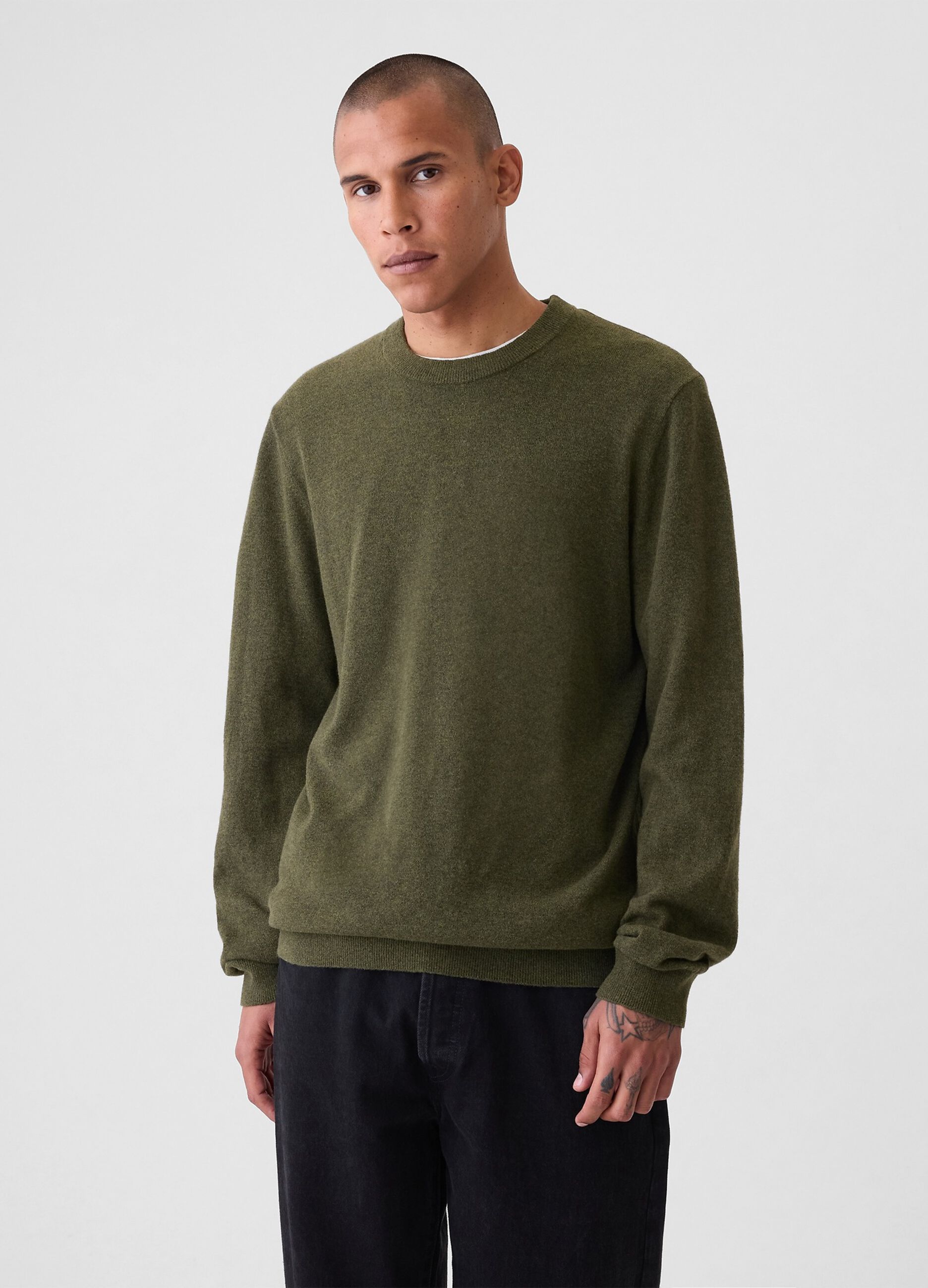 Round neck pullover