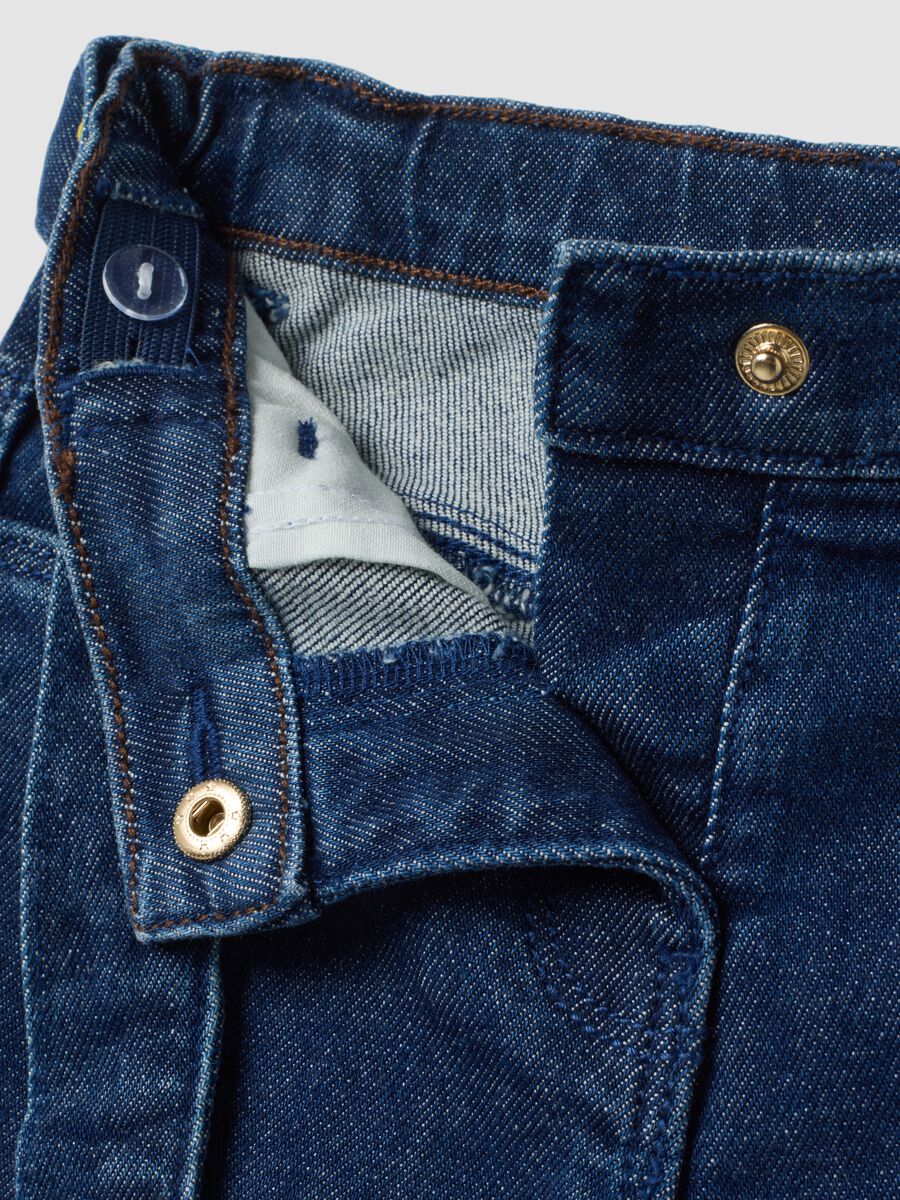 Jeans blu in cotone elasticizzato wide leg con cintura_2