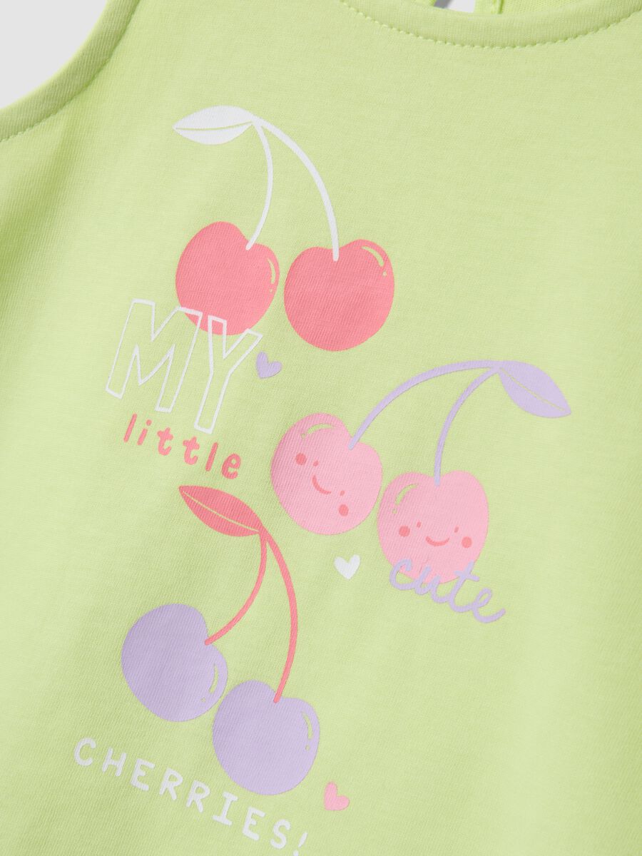 M&auml;dchen-&Auml;rmelloses Top aus reinem Baumwolle mit gr&uuml;nen Kirschen im Regular Fit_3