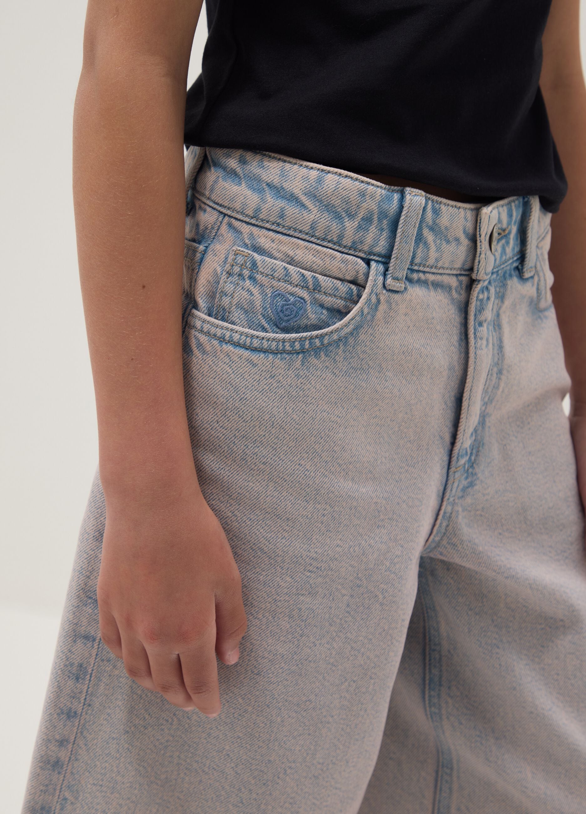 Light blue denim shorts in pure cotton