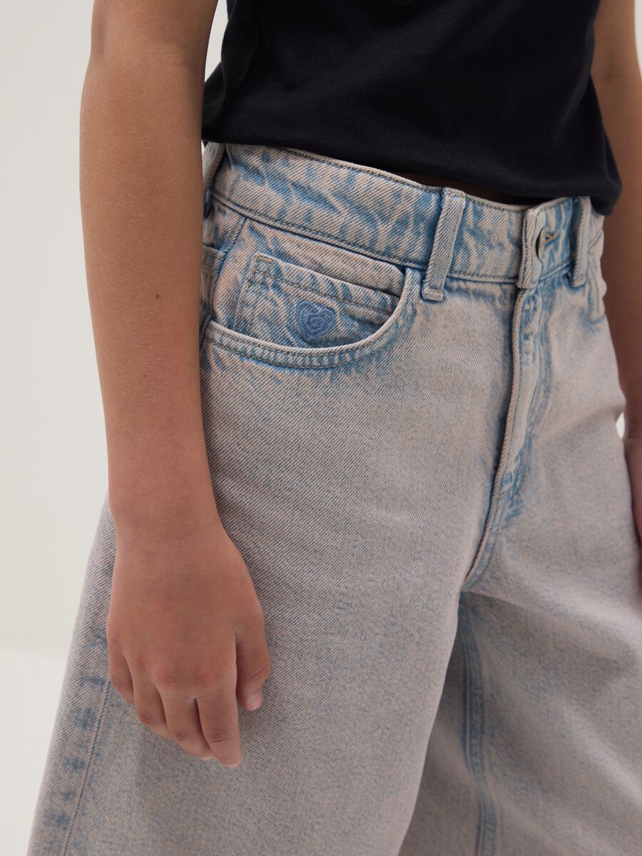 Light blue denim shorts in pure cotton_2